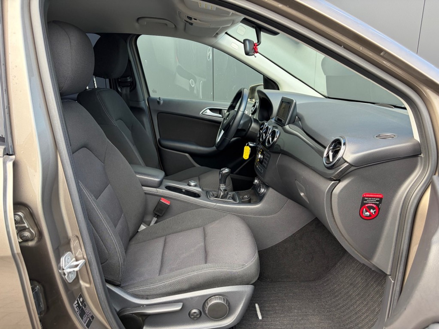 Foto van Mercedes-Benz B 180