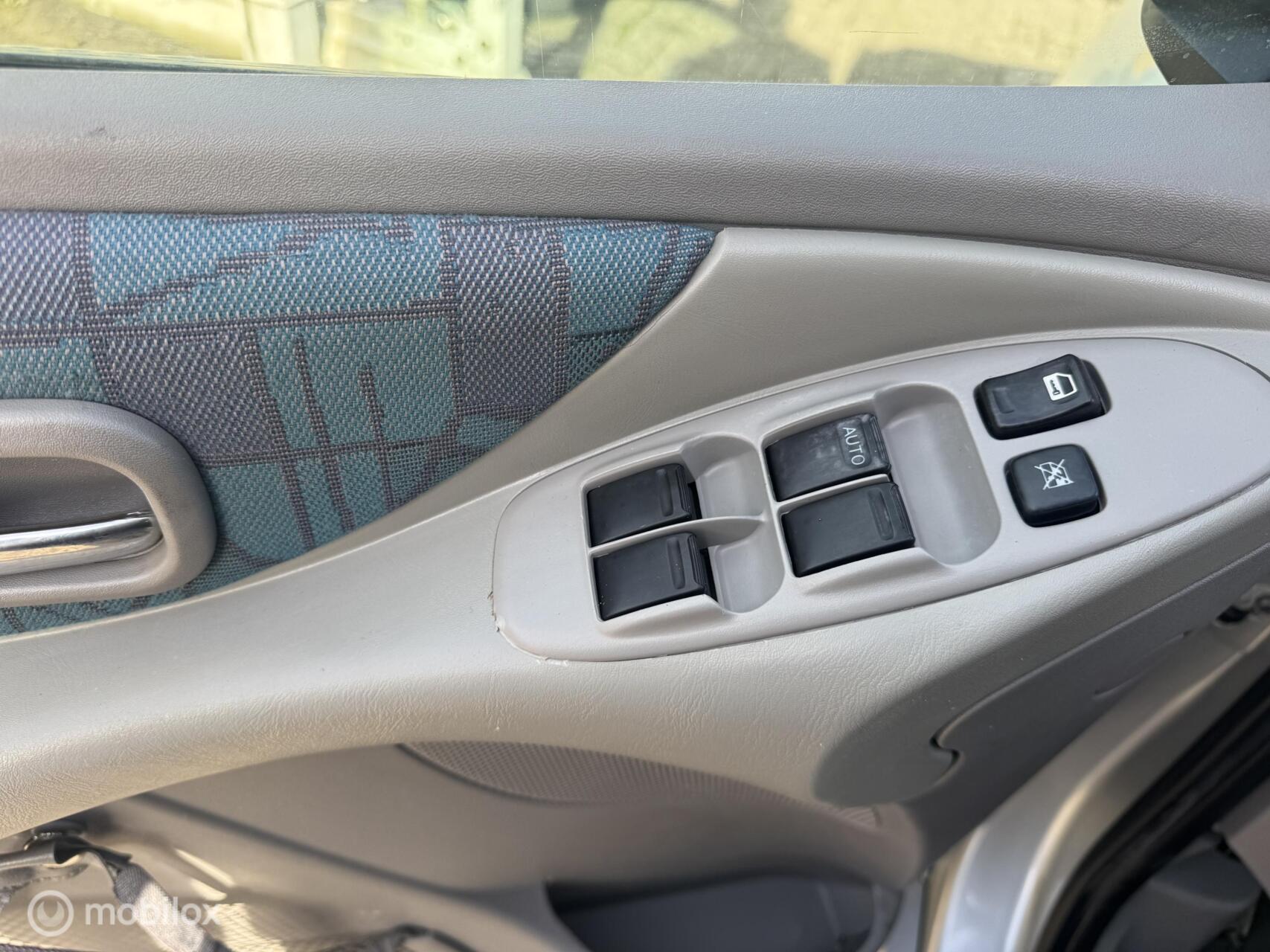 Foto van Nissan Nissan Almera Tino