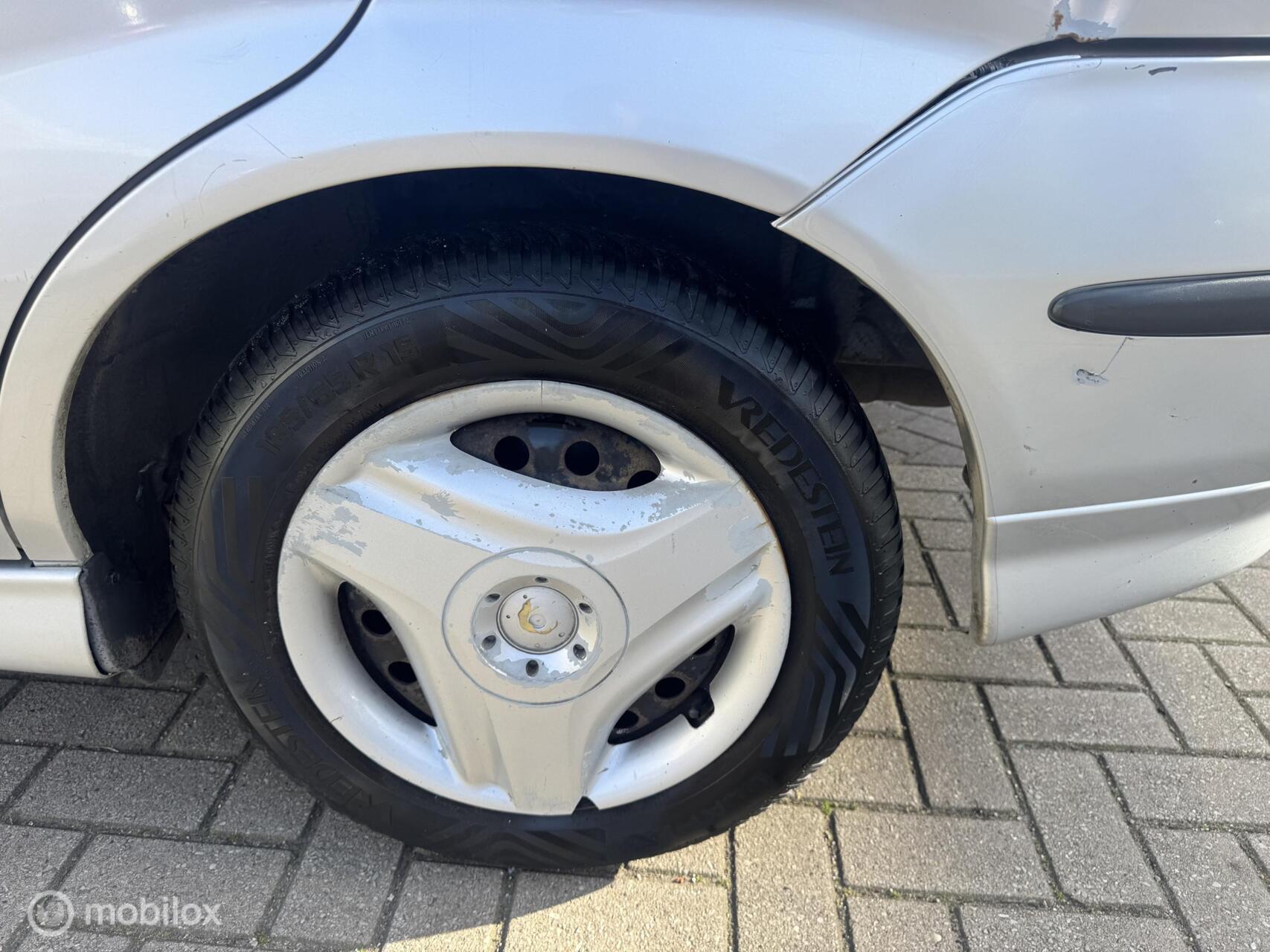 Foto van Nissan Nissan Almera Tino