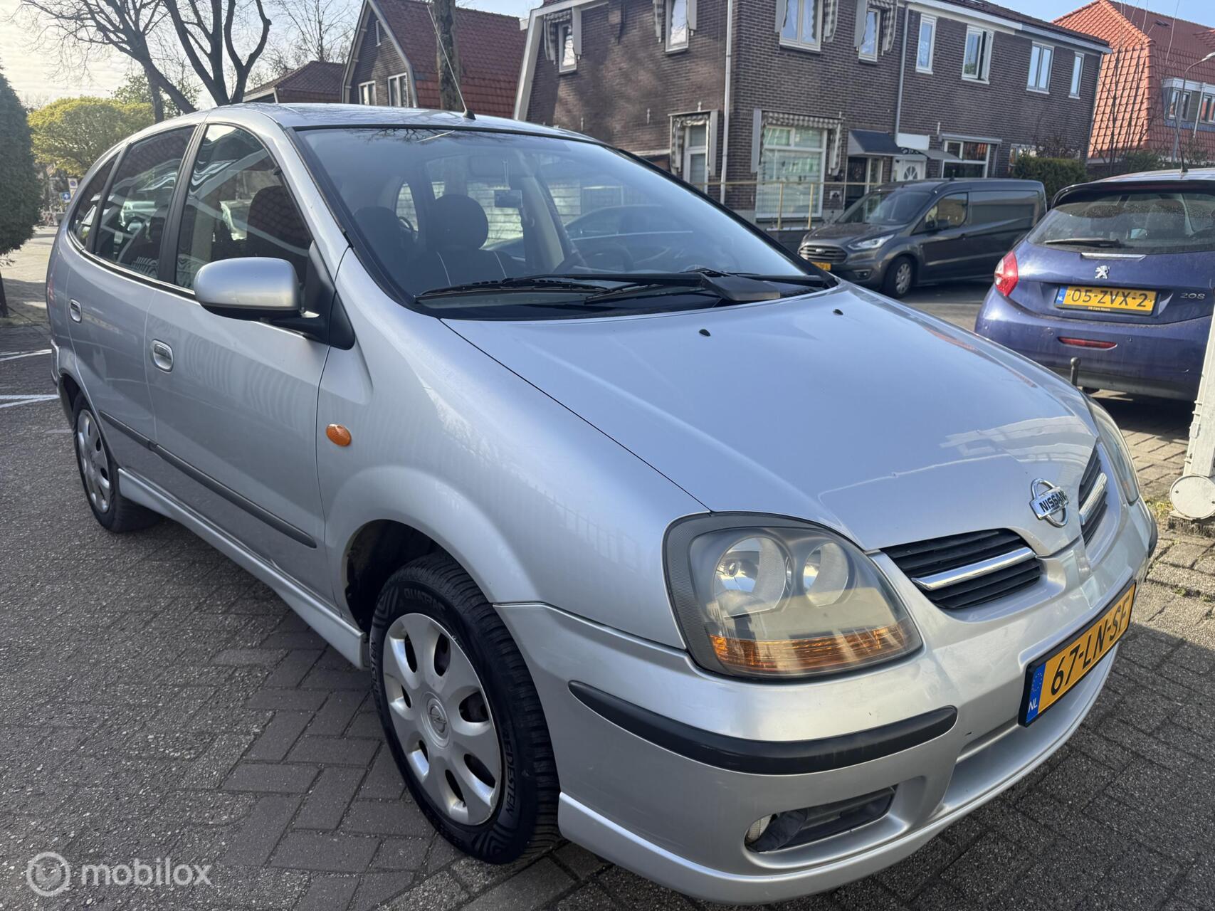Foto van Nissan Nissan Almera Tino