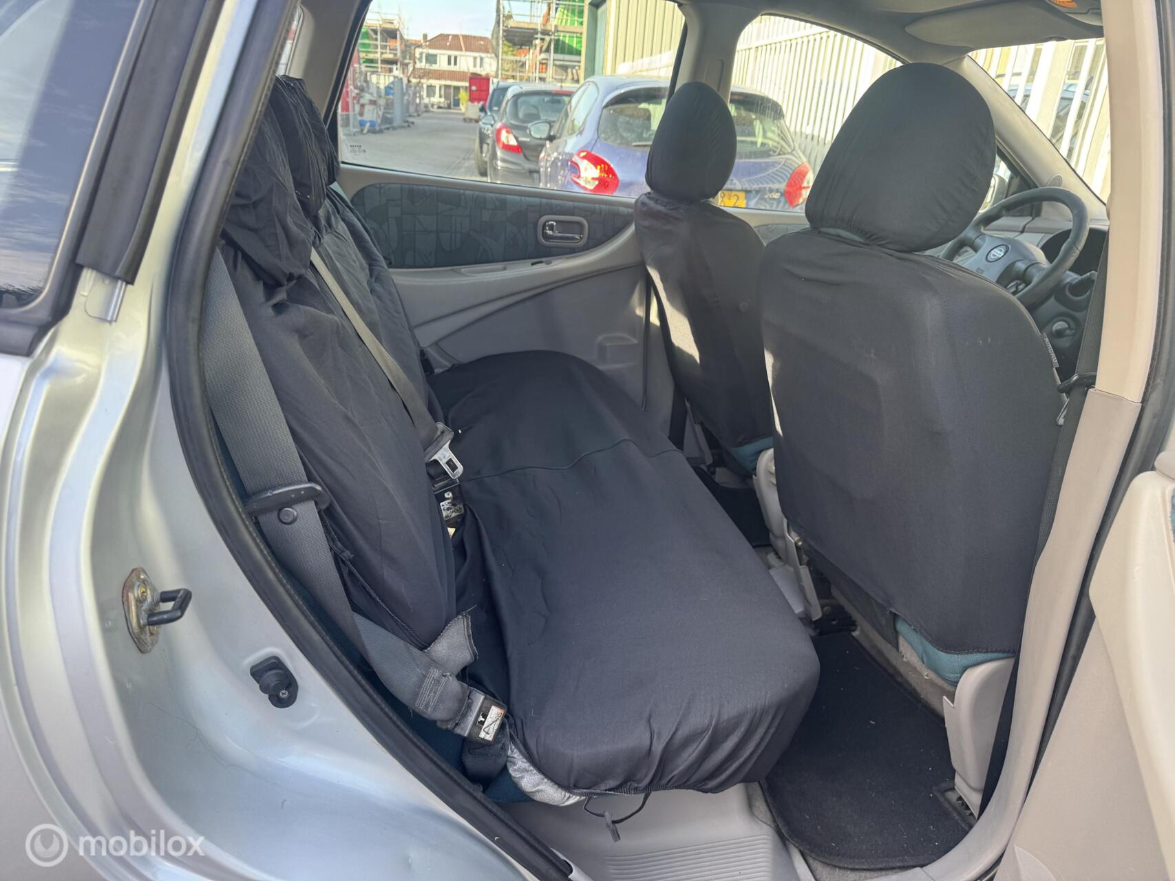 Foto van Nissan Nissan Almera Tino
