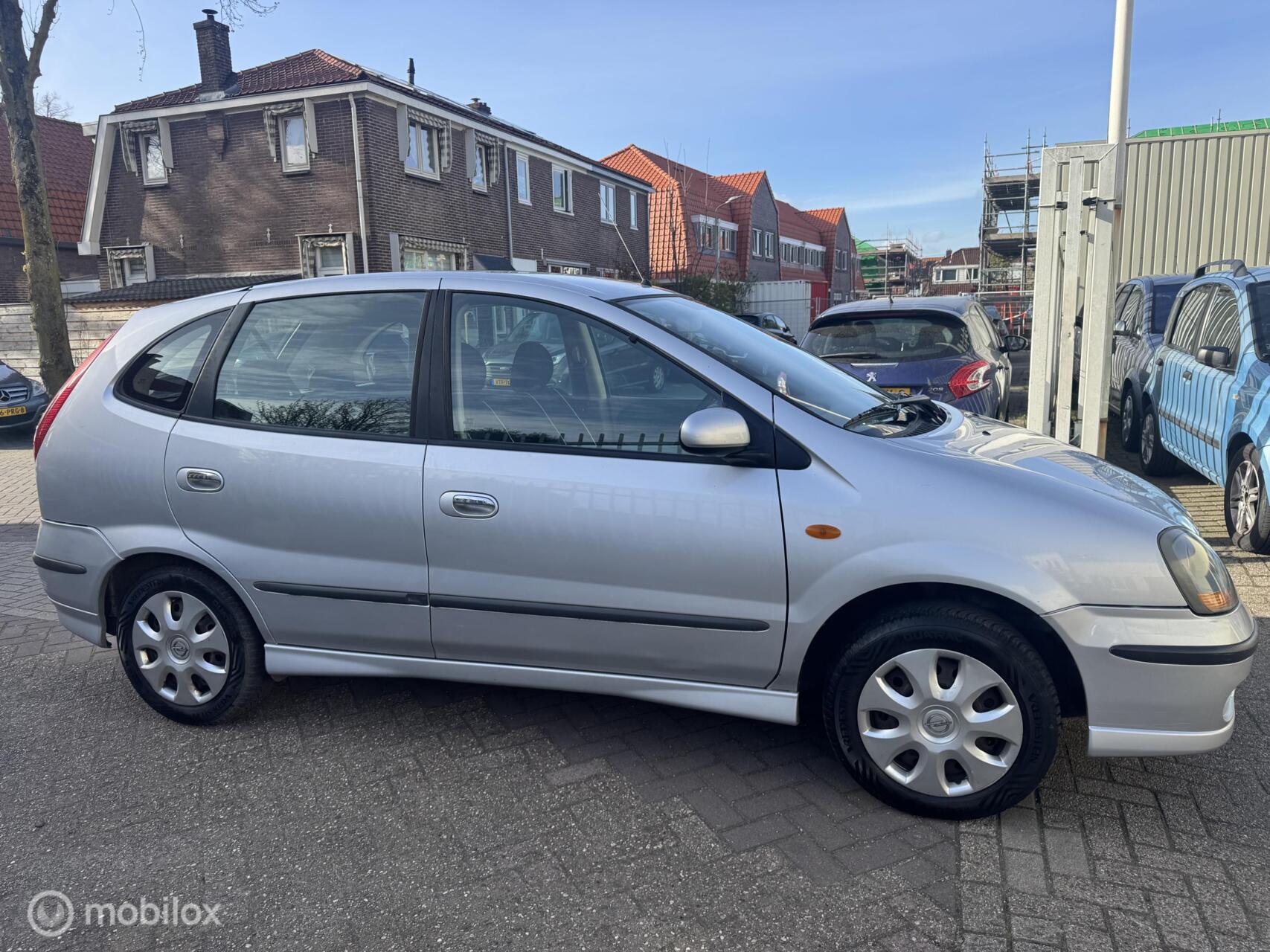 Foto van Nissan Nissan Almera Tino