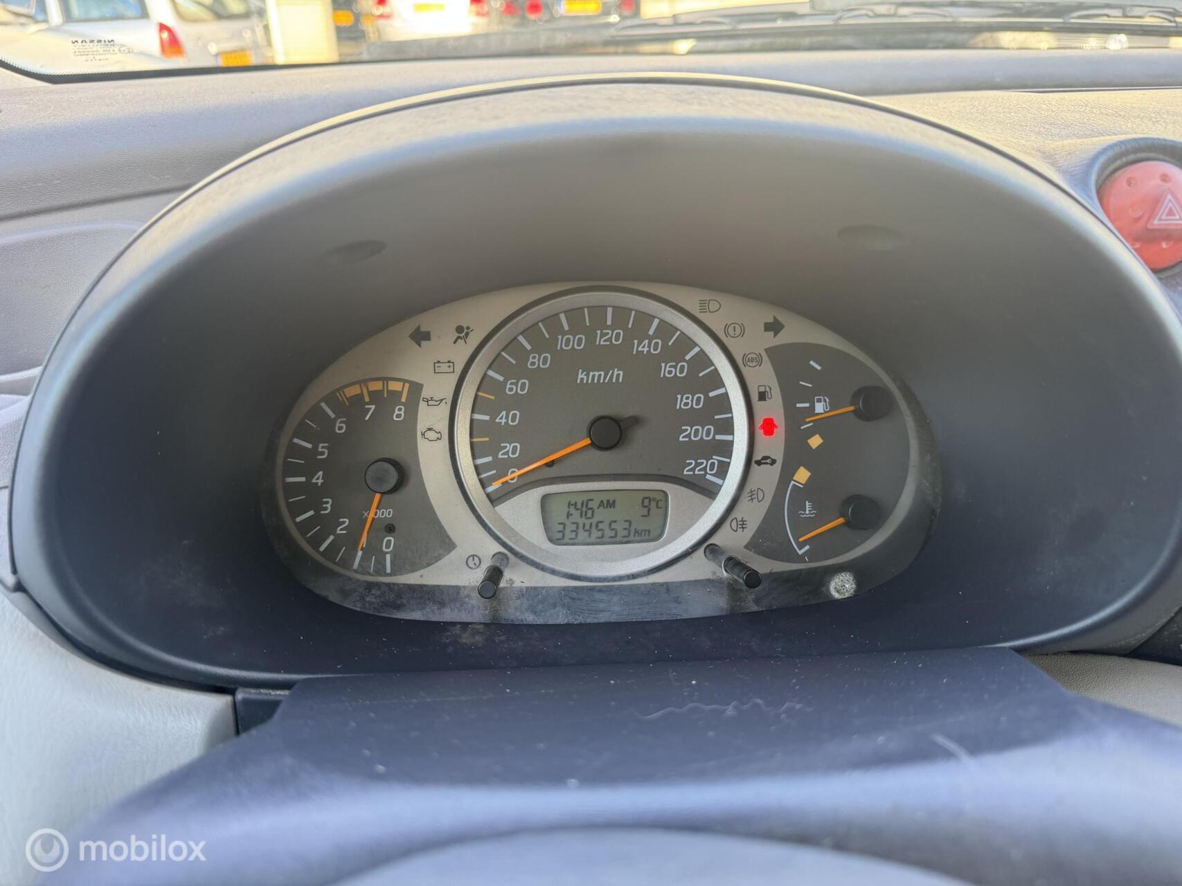 Foto van Nissan Nissan Almera Tino