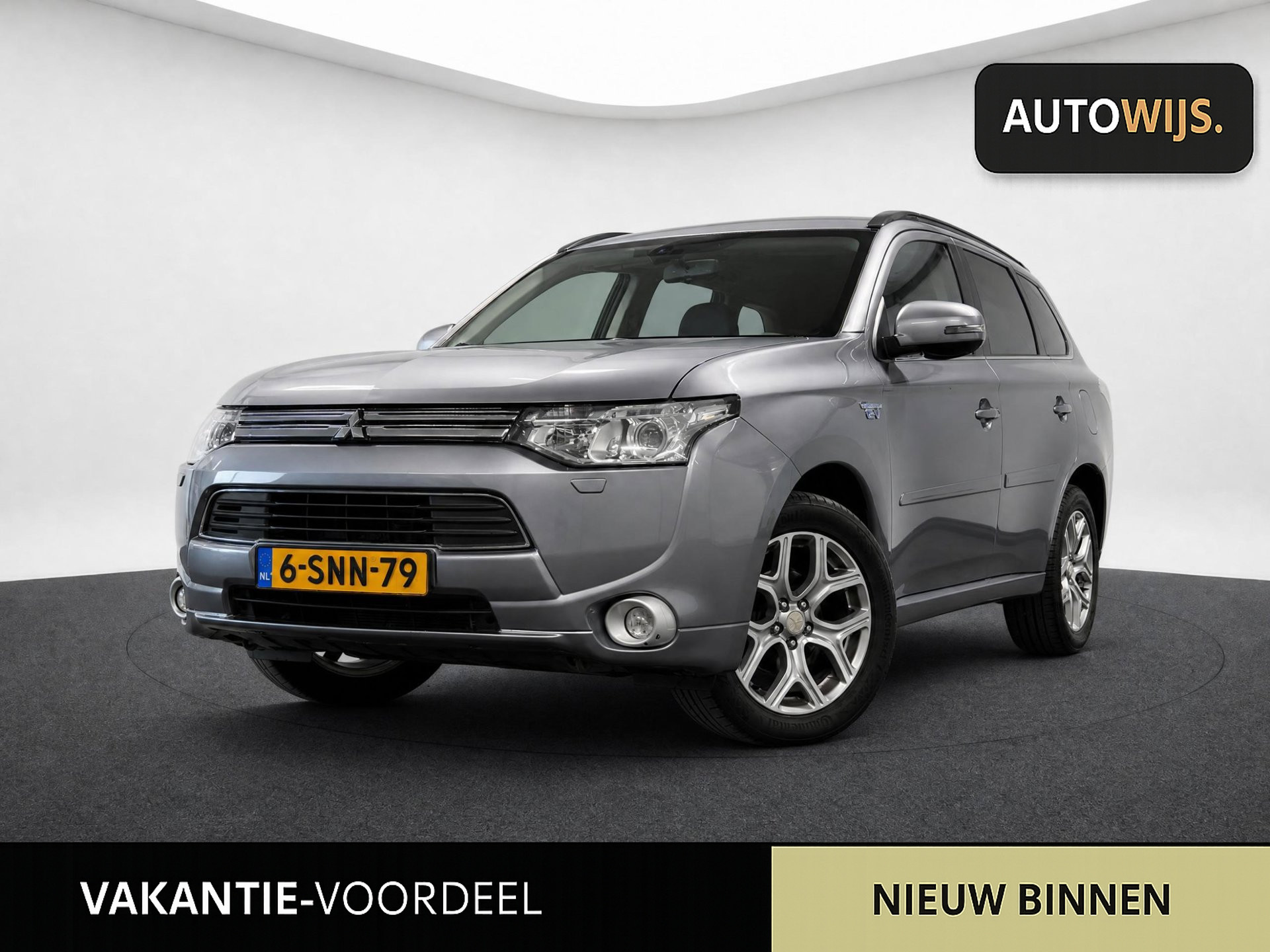 Mitsubishi Mitsubishi Outlander 2.0 PHEV Instyle|LEDER|PANO|CAMERA|TREKHAAK|NAVI 2013 - voorkant