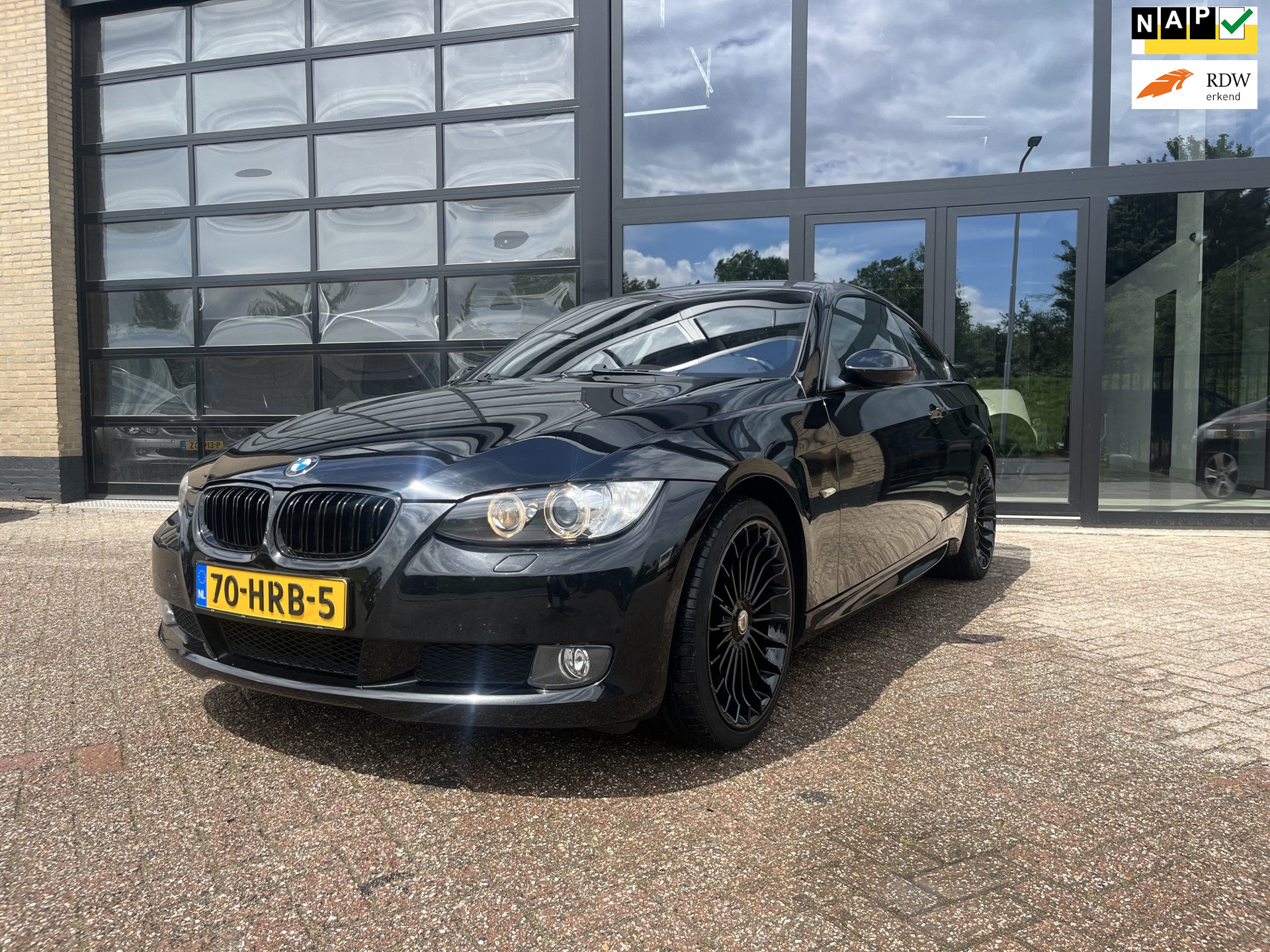 BMW 3er Reihe 325i , Navi, Leer/stof, NL-Auto 2009 - voorkant