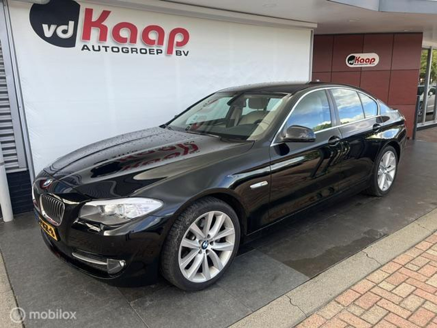 BMW 5er Reihe 520i 2012 - voorkant