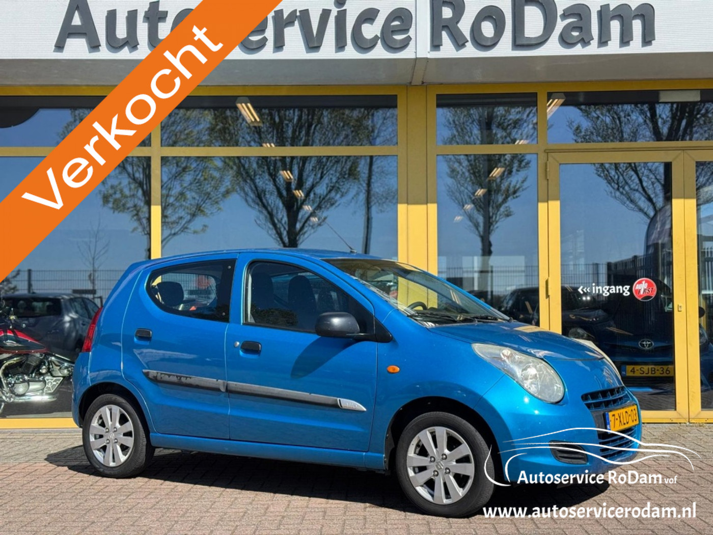 Suzuki Alto 1.0 Celebrat. EASSS | 59.255 KM! 2015 - voorkant