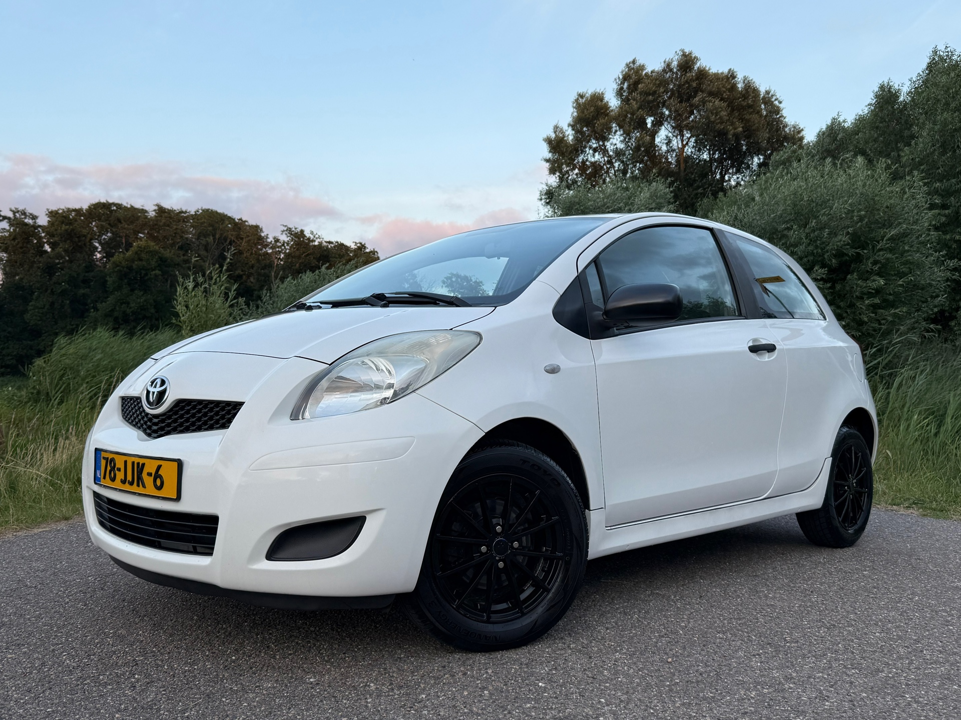 Toyota Toyota Yaris 1.0 VVTi Acces | Scherpe prijs | apk aanwezig 2009 - voorkant
