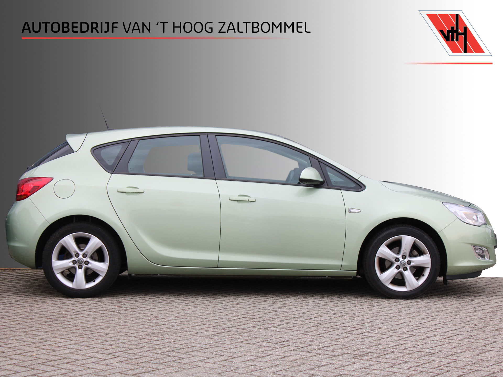 Opel Astra 1.6 115PK Edition 17'' LMV <<NETTE AUTO>> 2011 - voorkant