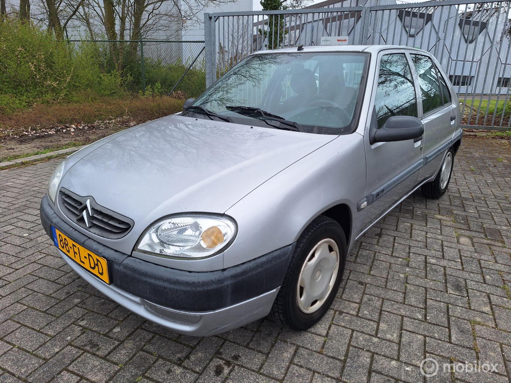 Citroen Saxo 1.1i Basis 2000 - voorkant