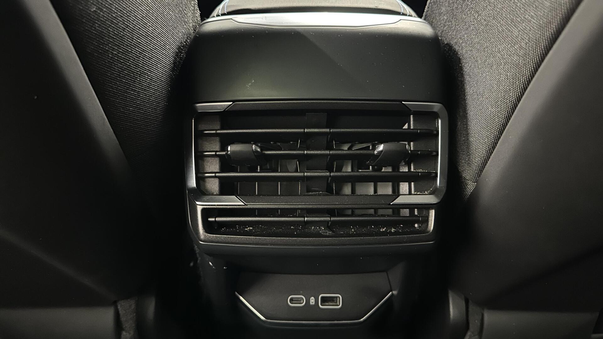 Foto van LYNK & Co 01