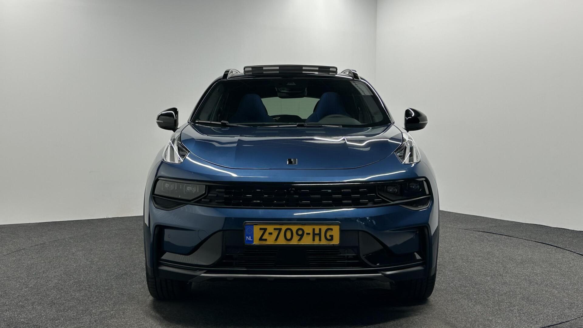 Foto van LYNK & Co 01