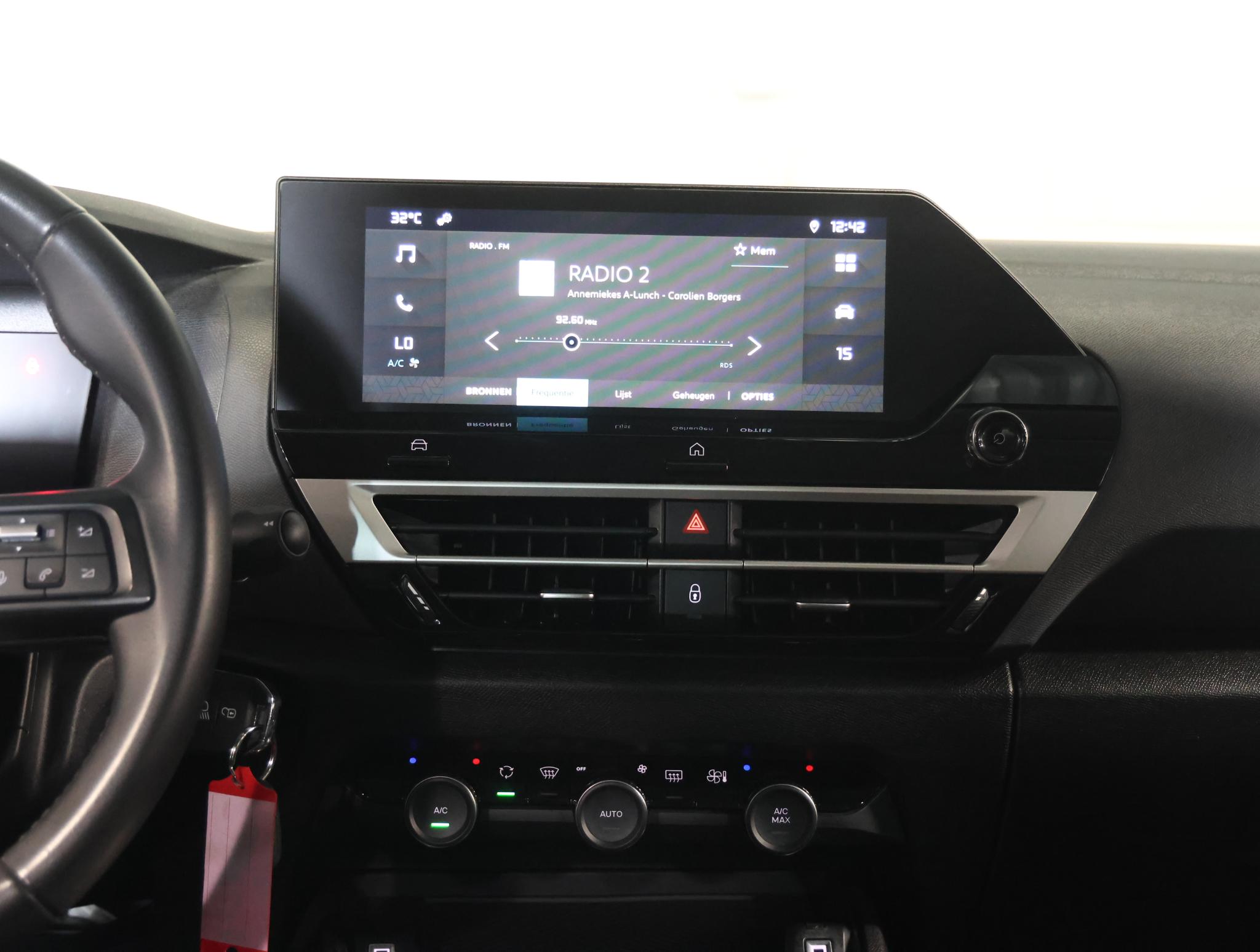 Foto van Citroen E-c4