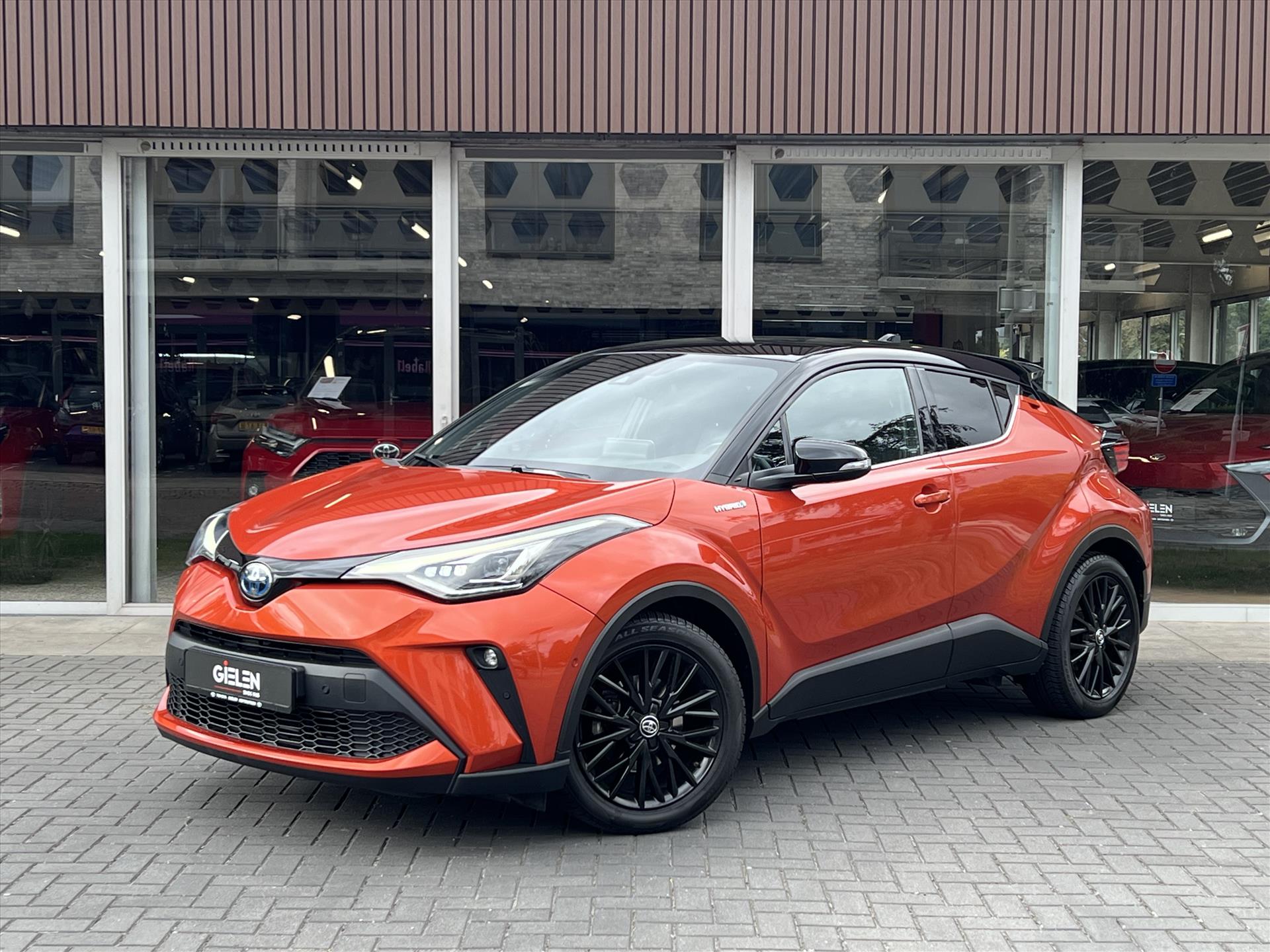 Toyota Toyota C-hr 2.0 Hybrid Launch Edition | JBL, 18 inch, Parkeersensoren, Dodehoekherkenning, Stoelverwarming, Leer 2020 - voorkant
