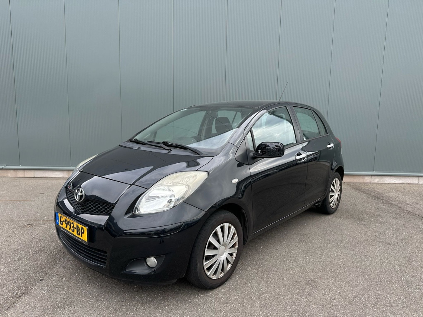 Toyota Toyota Yaris 1.3 VVTi Comfort Lim CLIMA AIRCO ! 2010 - voorkant