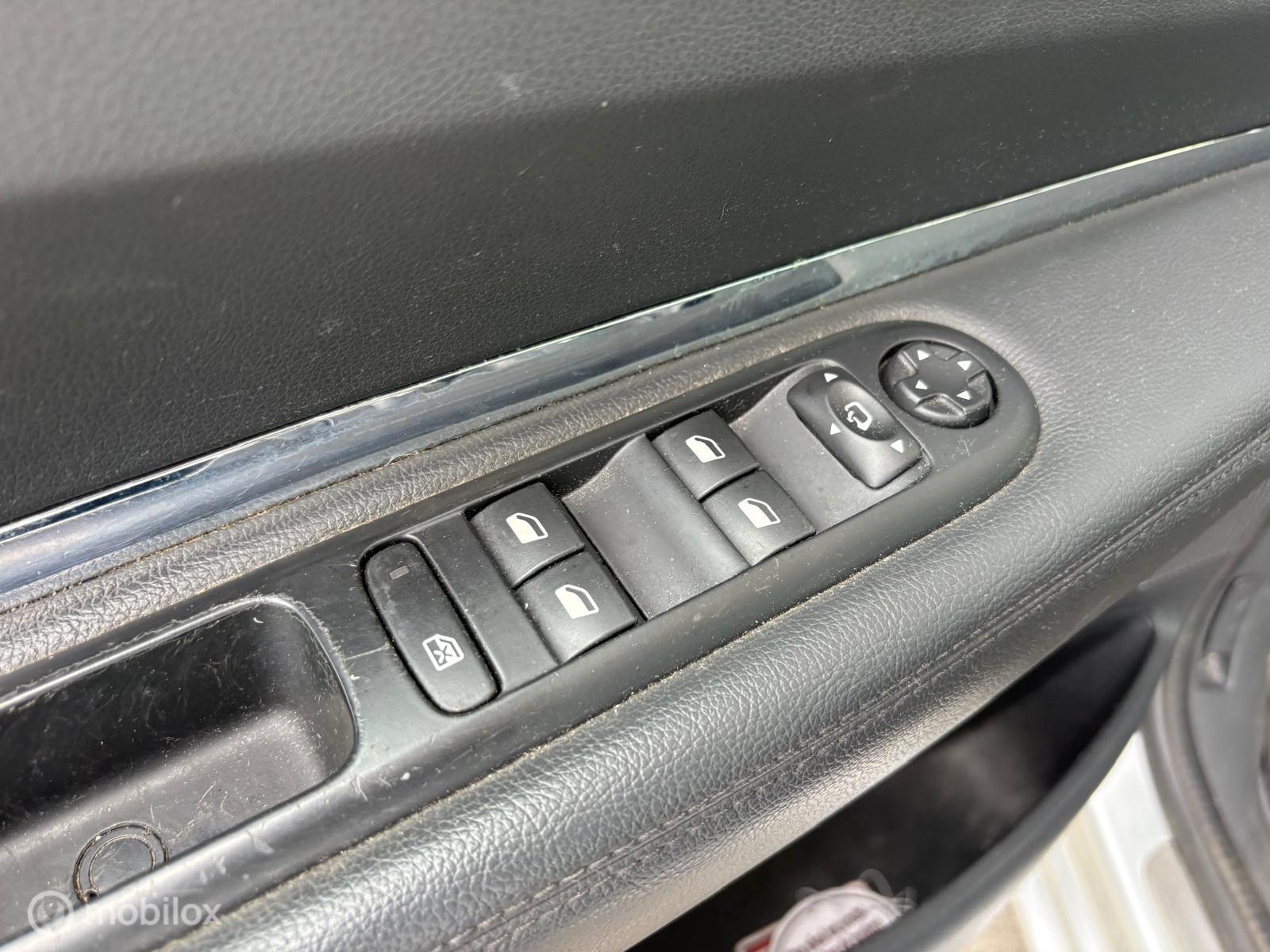 Foto van Peugeot 5008