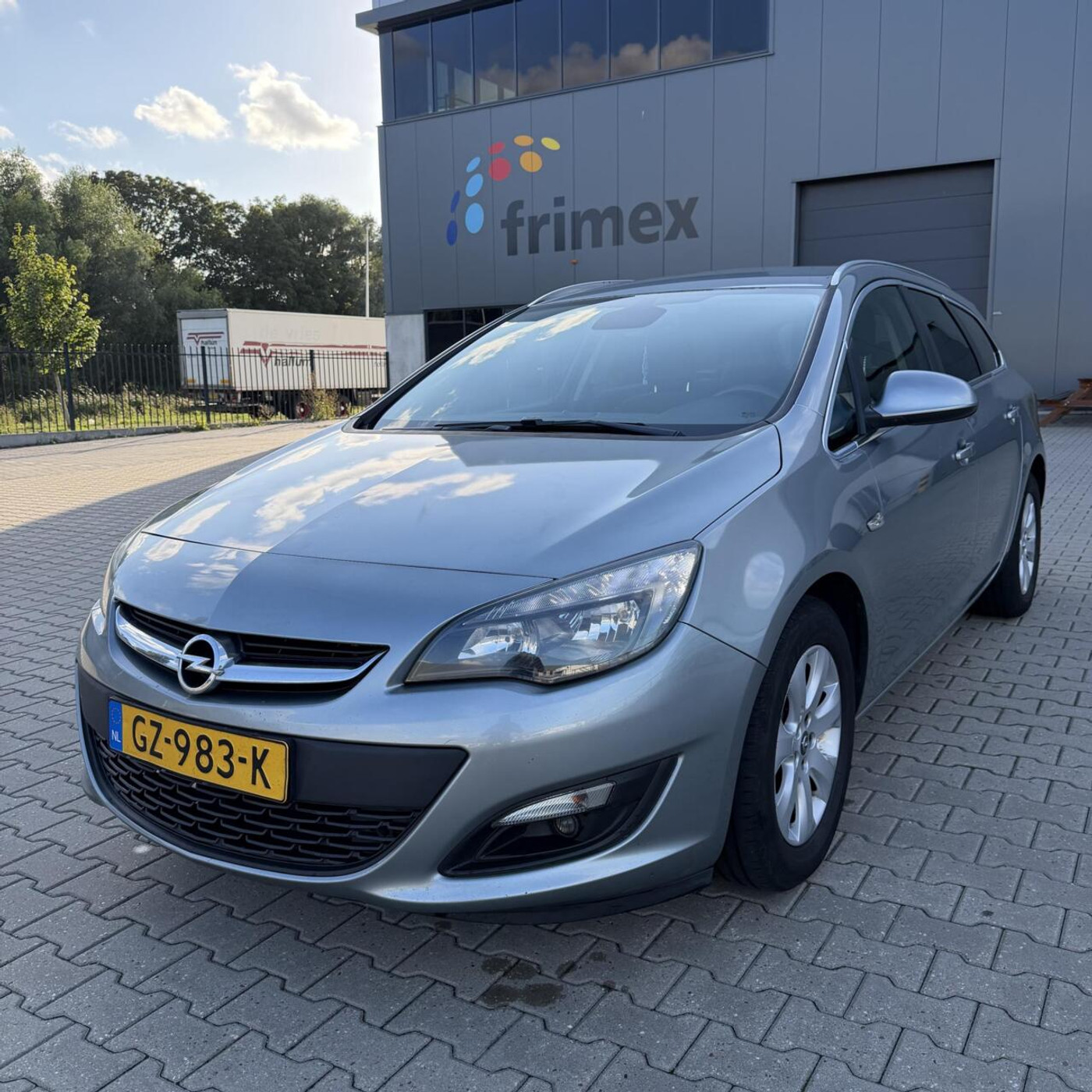 Opel Astra Sports Tourer 1.4 Turbo | NW APK & KETTING! 2015 - voorkant