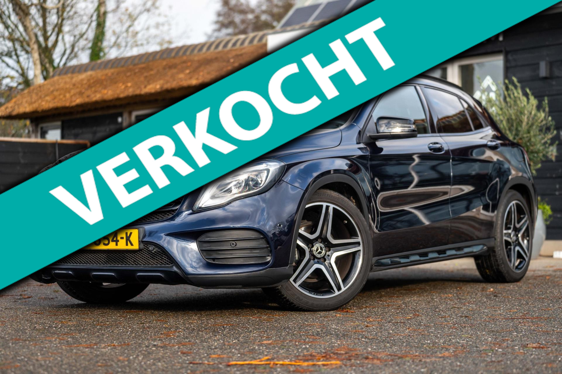 Mercedes-Benz Gla 180 Business Solution AMG Night Upgrade I Camera I Keyless I Zeer netjes I NAP 2019 - voorkant