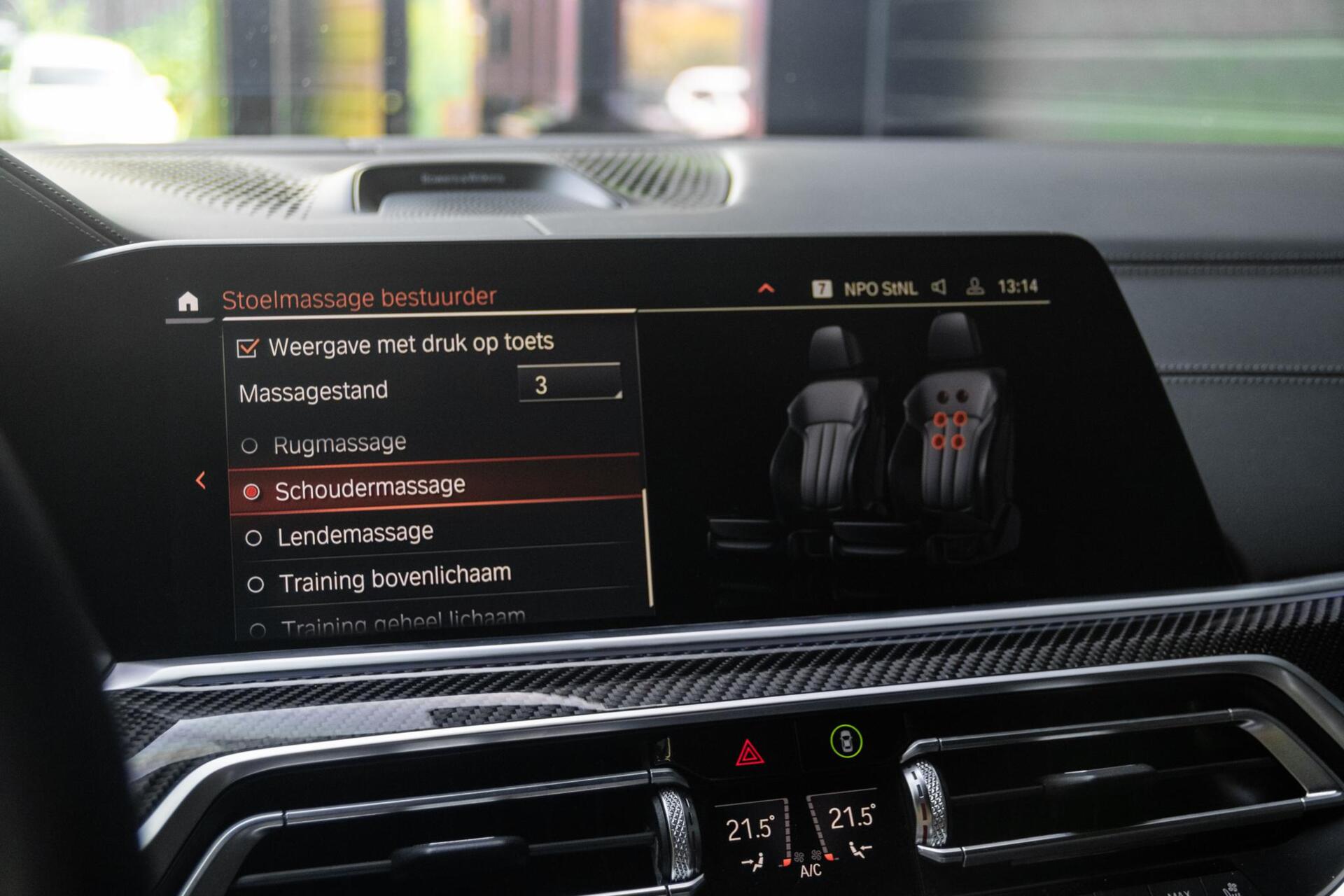 Foto van BMW X6 M50d