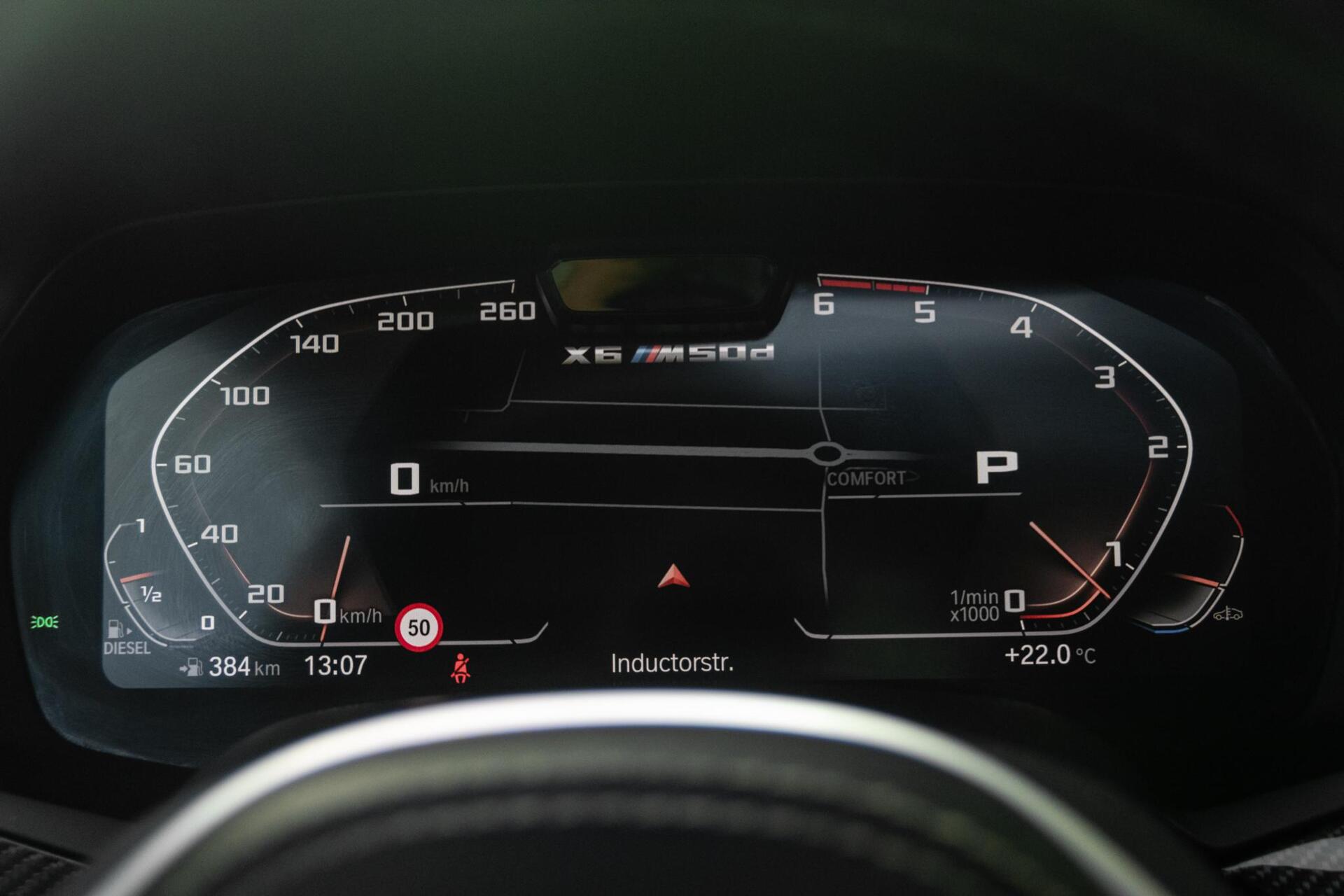 Foto van BMW X6 M50d