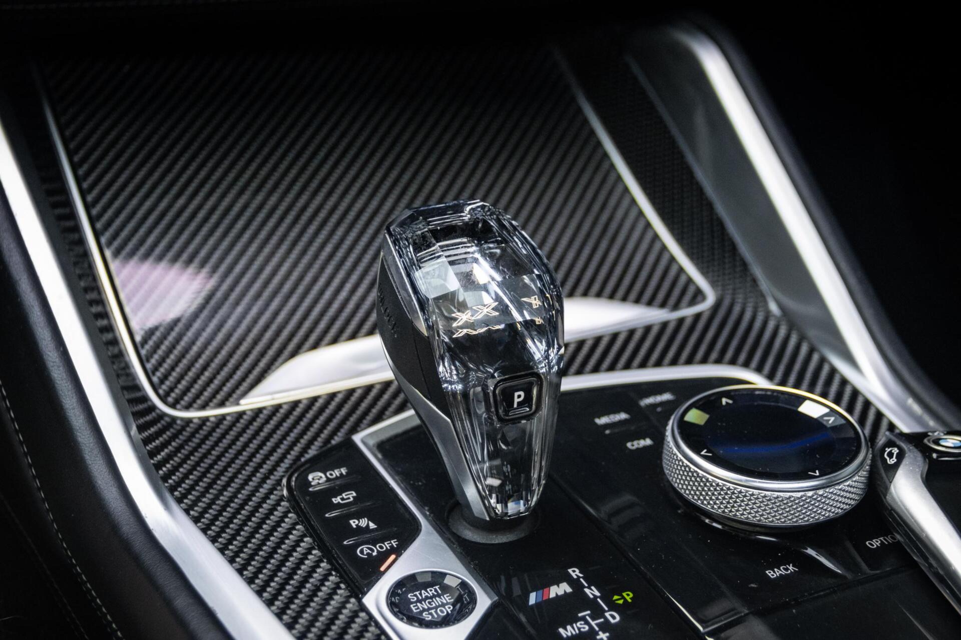 Foto van BMW X6 M50d