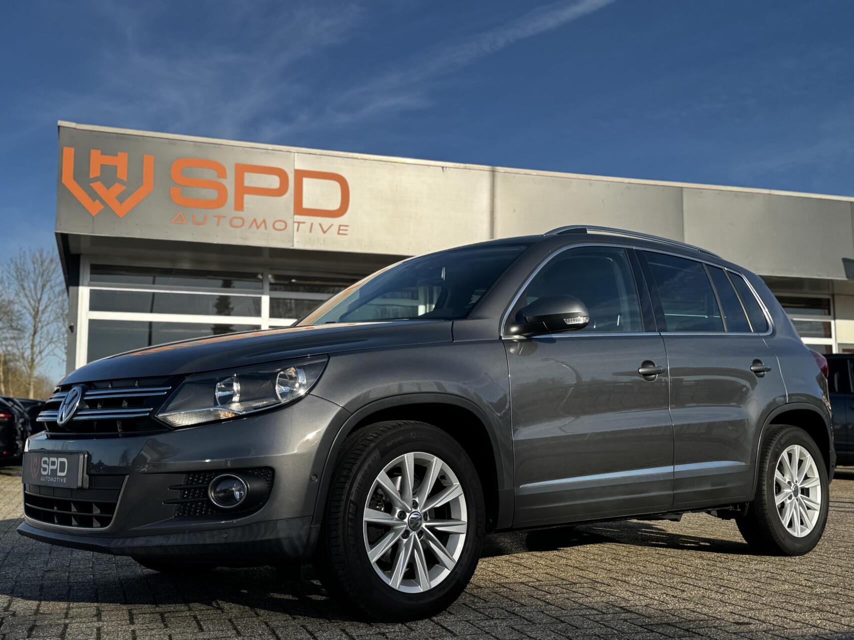 Volkswagen Tiguan 1.4 TSI Sport&Style|Navi|Clima|PDC|Cruise 2015 - voorkant