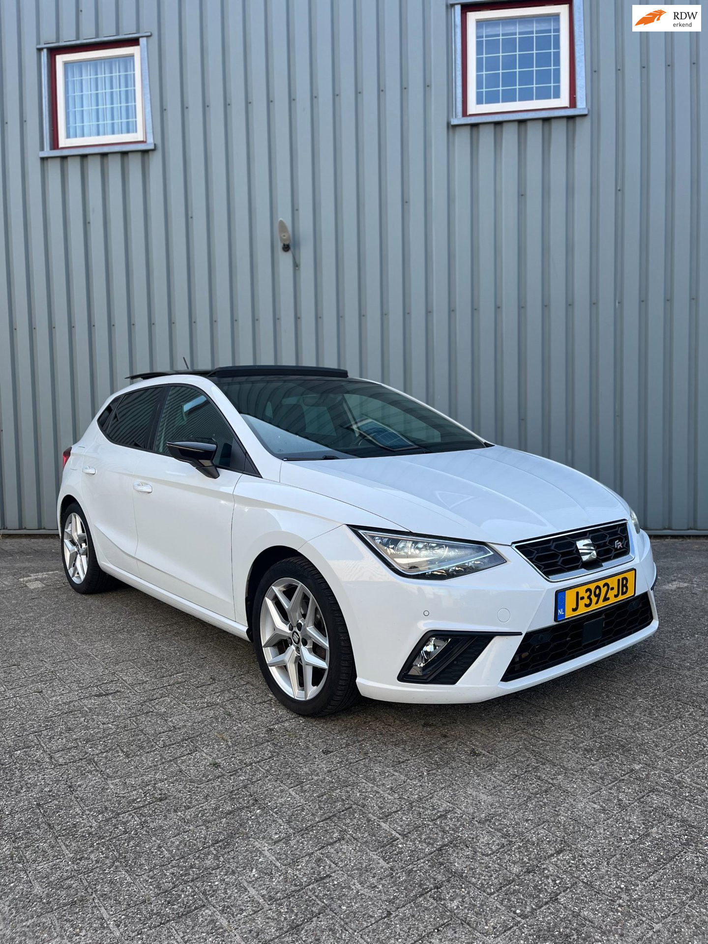 Seat Ibiza 1.0 TSI FR/pano/led/virtual/beats/alcantara 2019 - voorkant