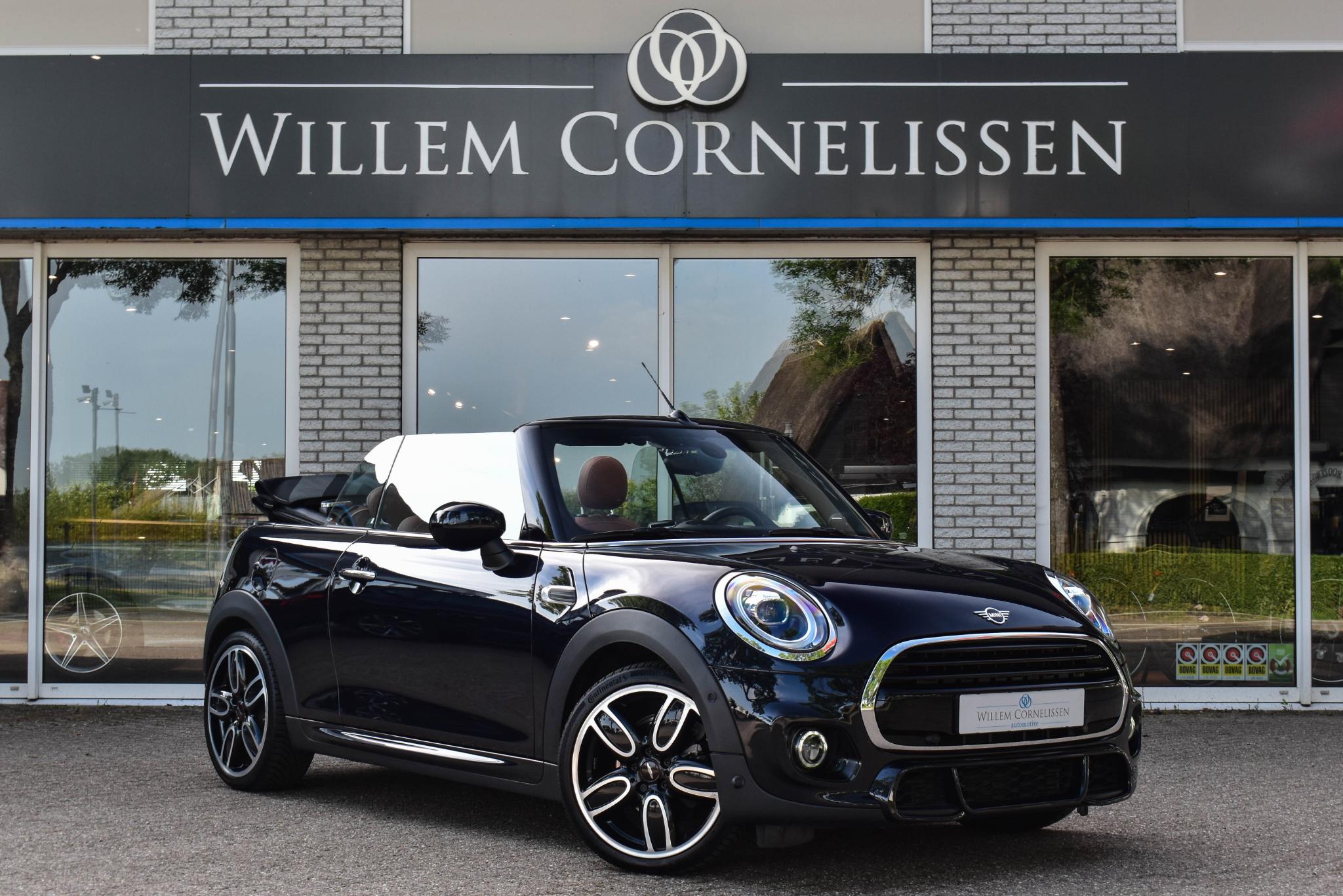 Mini Cooper 1.5 Cooper Aut. JCW Pack Leder Navi Pro Apple Harm 2021 - voorkant