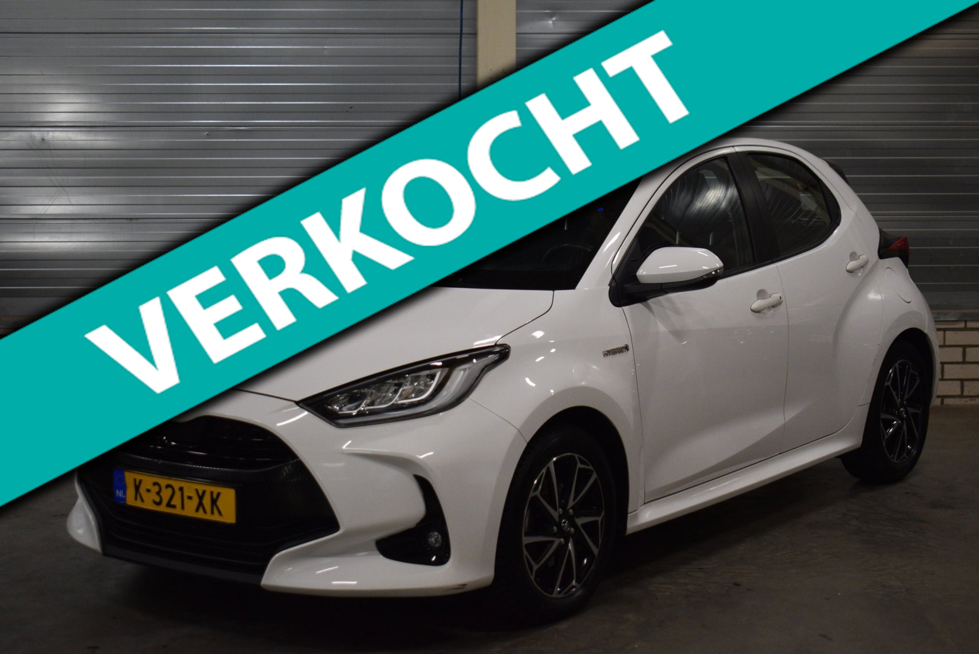 Toyota Toyota Yaris 1.5 Hybrid Business Plus + Navigatie|Bluetooth|Camera|Parkeersensoren|Cruise Control|Trekhaak| 2021 - voorkant