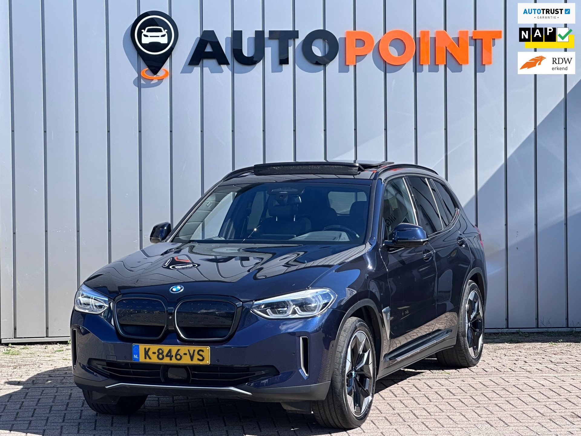 BMW Ix3 High Executive 80 kWh SOH 96% HARMAN KARDON PANO TREKHAAK 2021 - voorkant