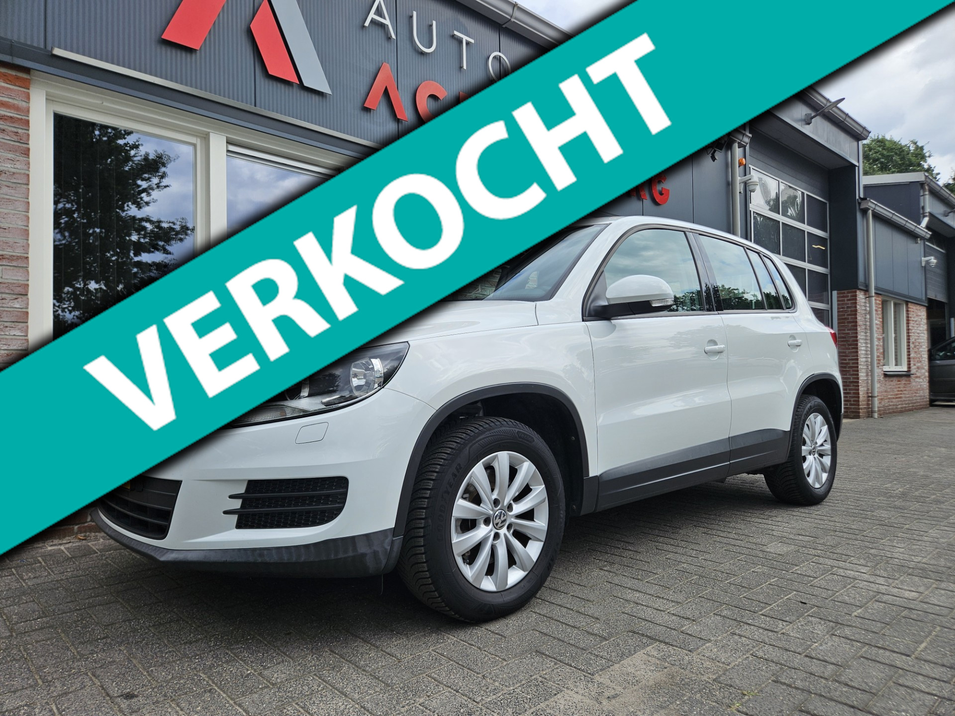 Volkswagen Tiguan 1.4 TSI Sport&Style Trekhaak! Navigatie! Nette Auto! Airco! Cruise Control! 2016 - voorkant