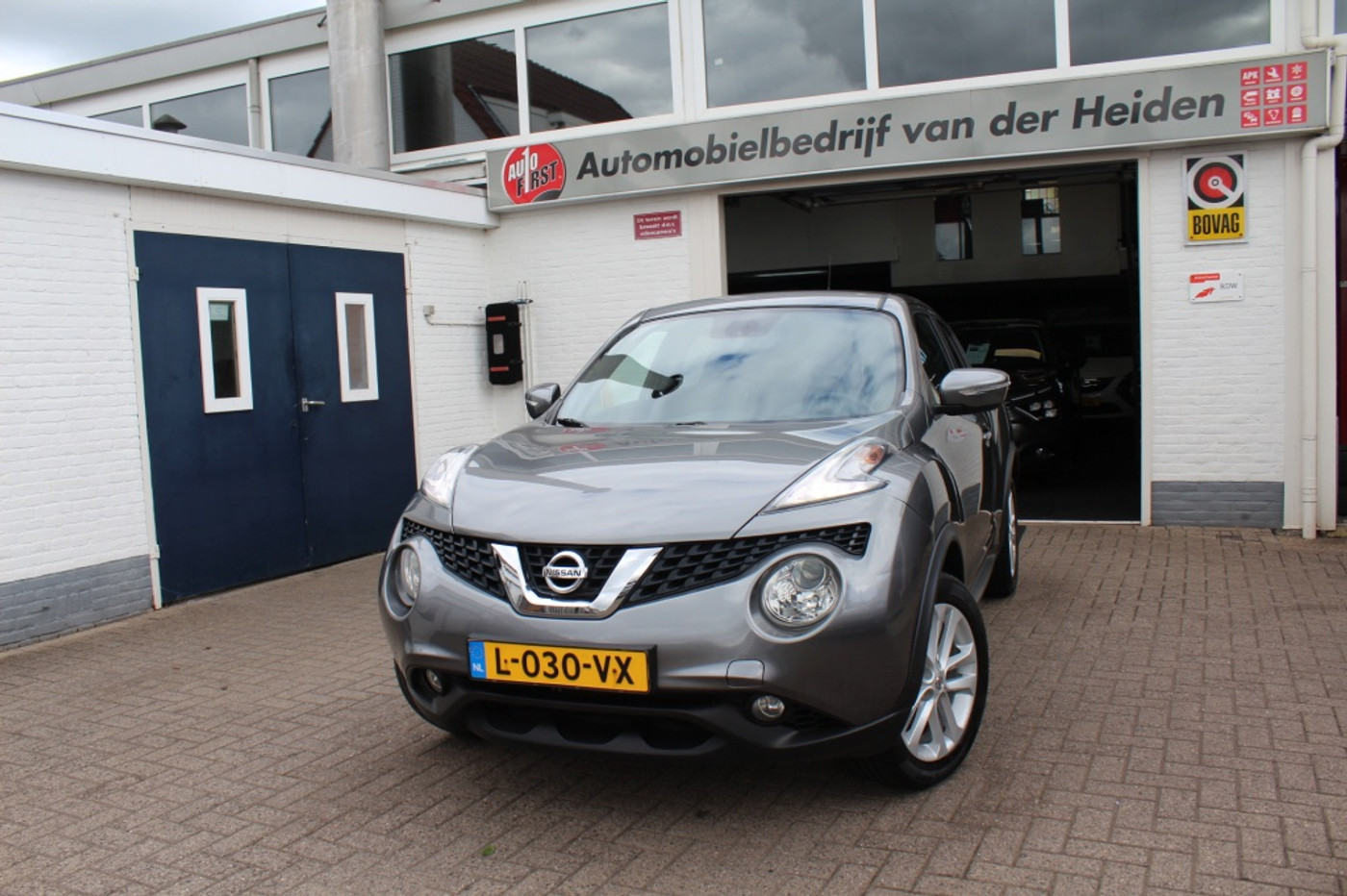 Nissan Nissan Juke 1.2 DIG-T 116pk N-Connecta 2016 - voorkant