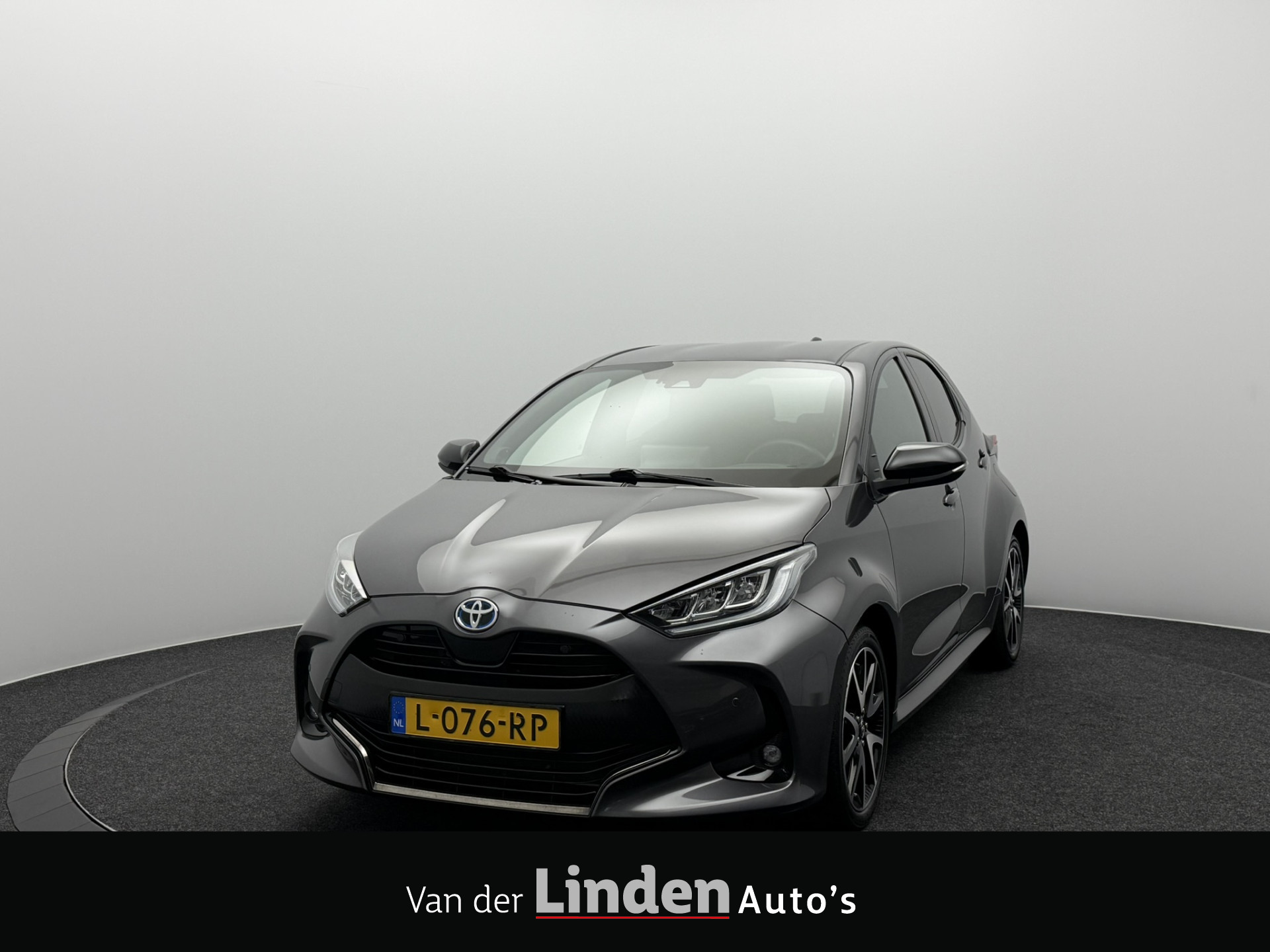 Toyota Toyota Yaris 1.5 Hybrid Executive | FabrieksGarantie | Head-Up Display | JBL Audio | Navigatie | Parkeersensoren | Camera 2021 - voorkant