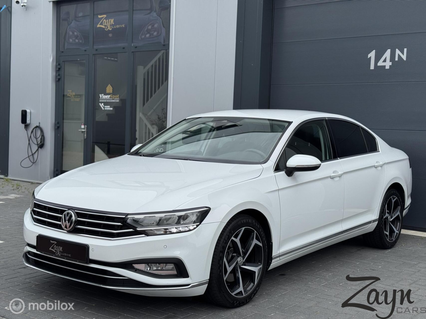 Volkswagen Passat 1.5 TSI Elegance Business R | DSG | Ergo | 2019 - voorkant