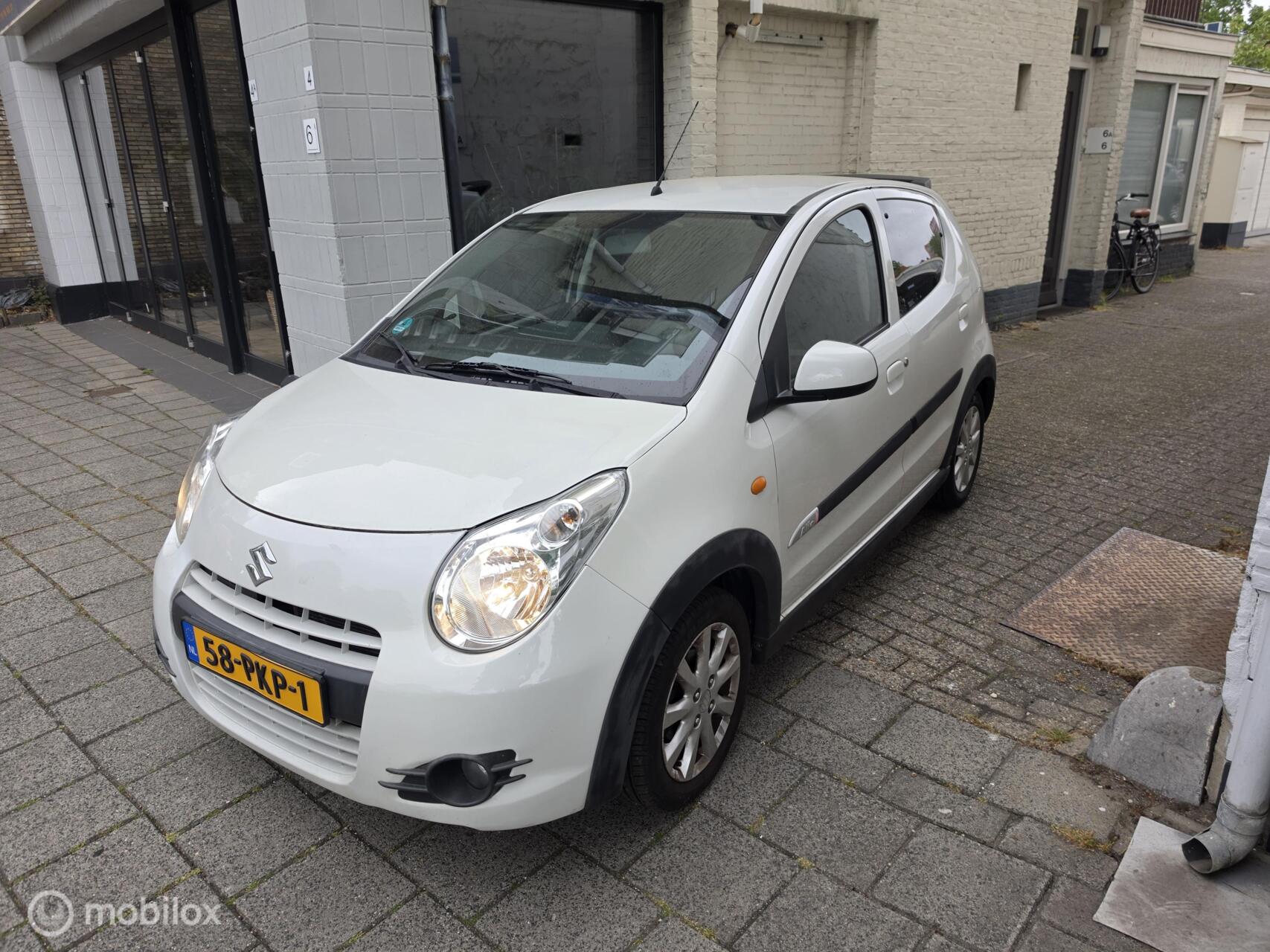 Suzuki Alto 1.0 Exclusive Gt-line Navi/Airco 2011 - voorkant