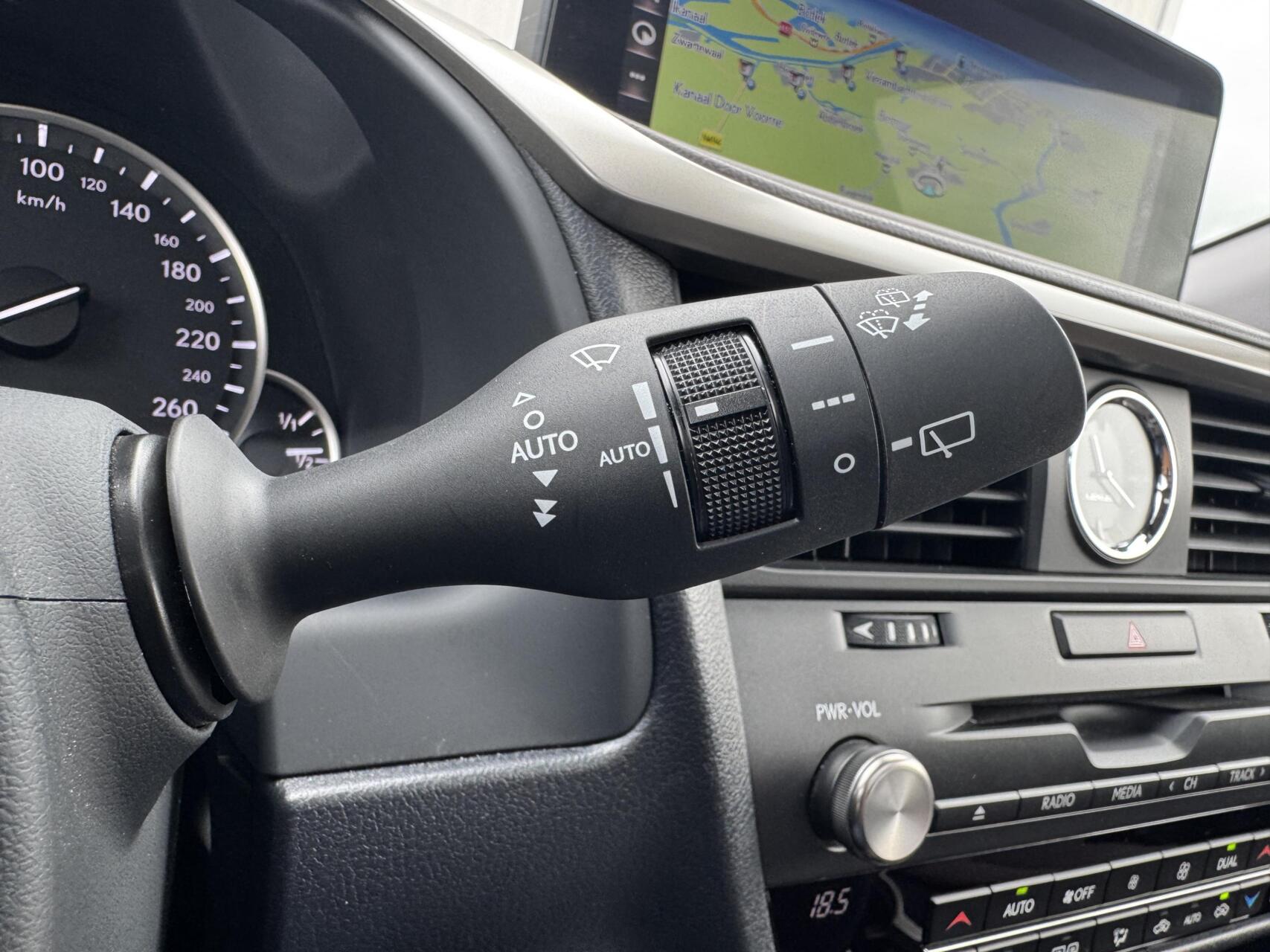 Foto van Lexus RX