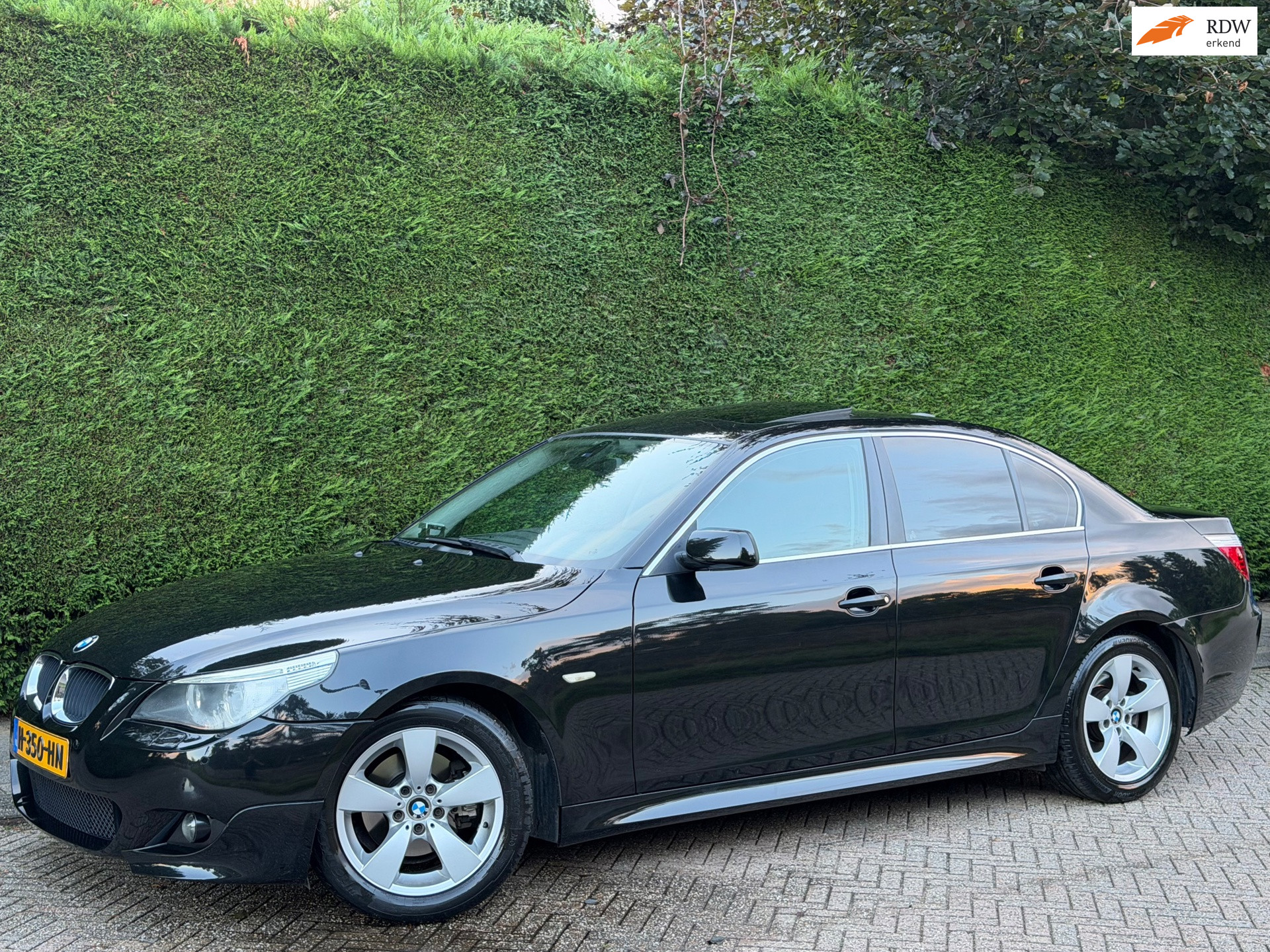 BMW 5er Reihe 525i RIJDGOED/M-PAKKET/DAK/XENON/LEER/NAVI 2005 - voorkant