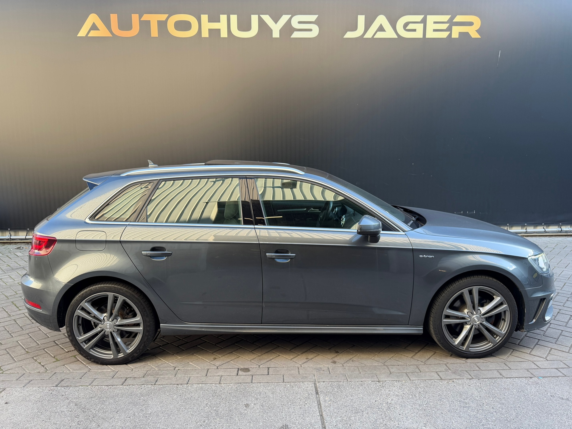 Foto van Audi A3 Sportback E-tron