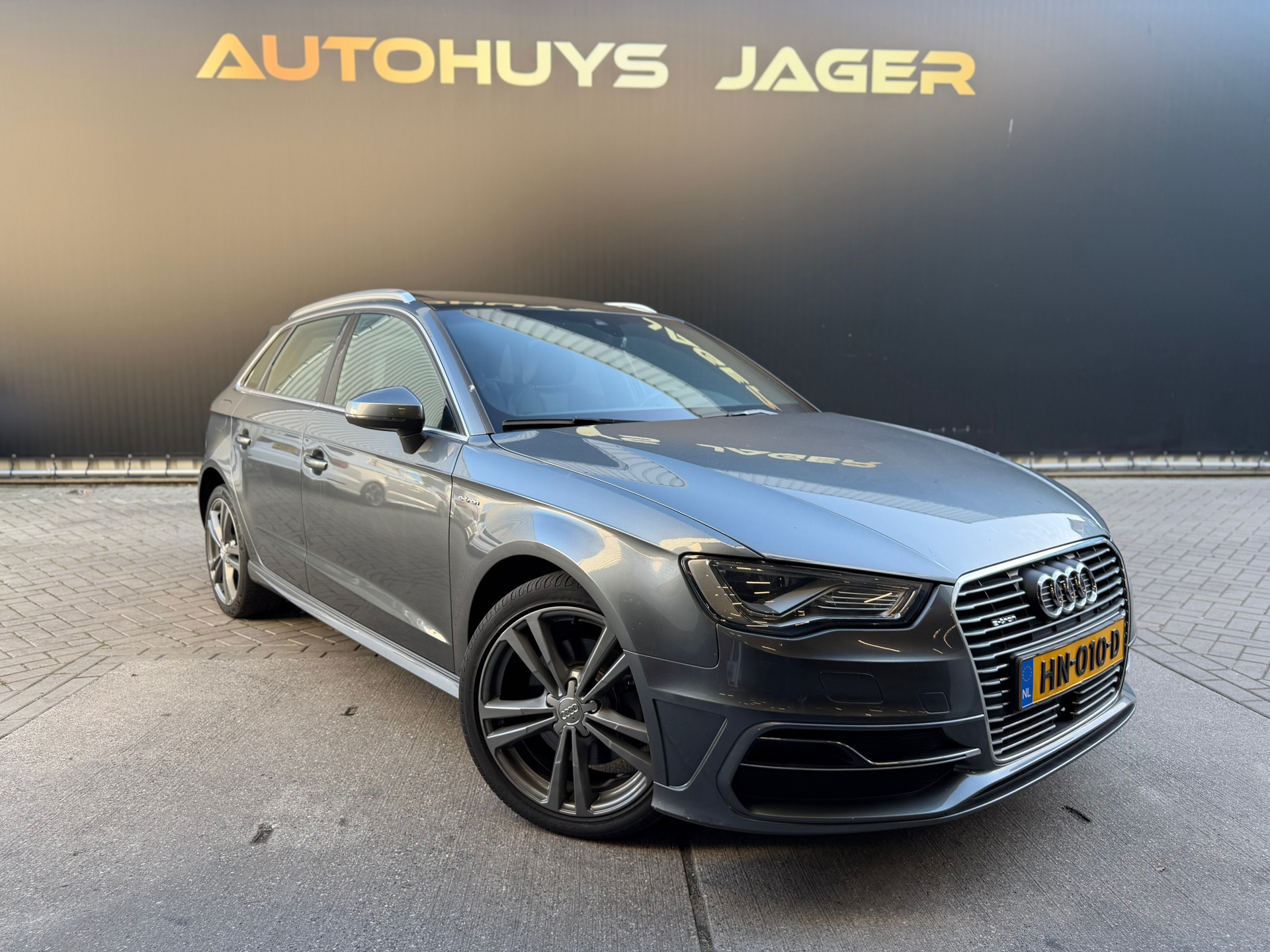 Foto van Audi A3 Sportback E-tron
