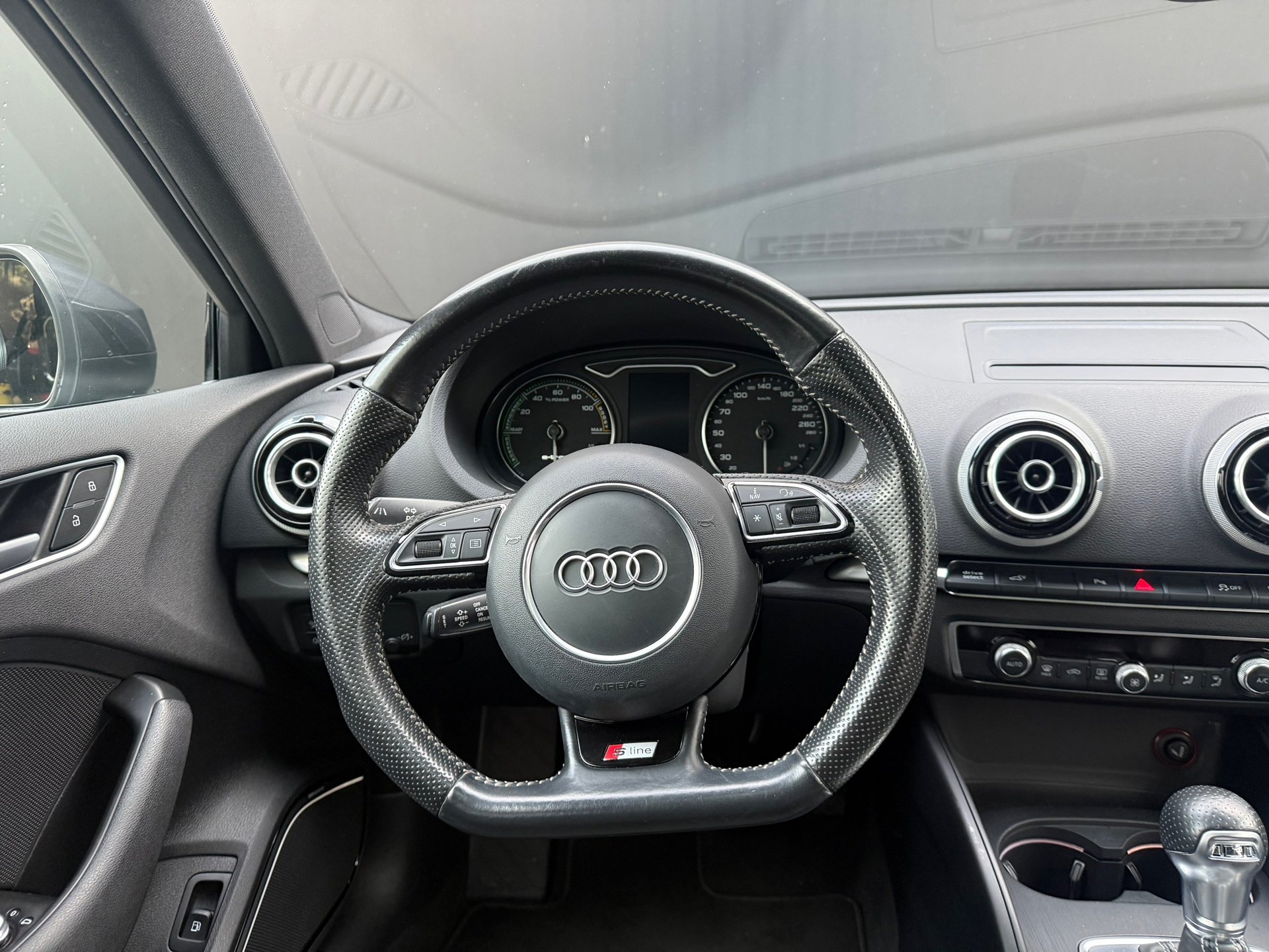 Foto van Audi A3 Sportback E-tron