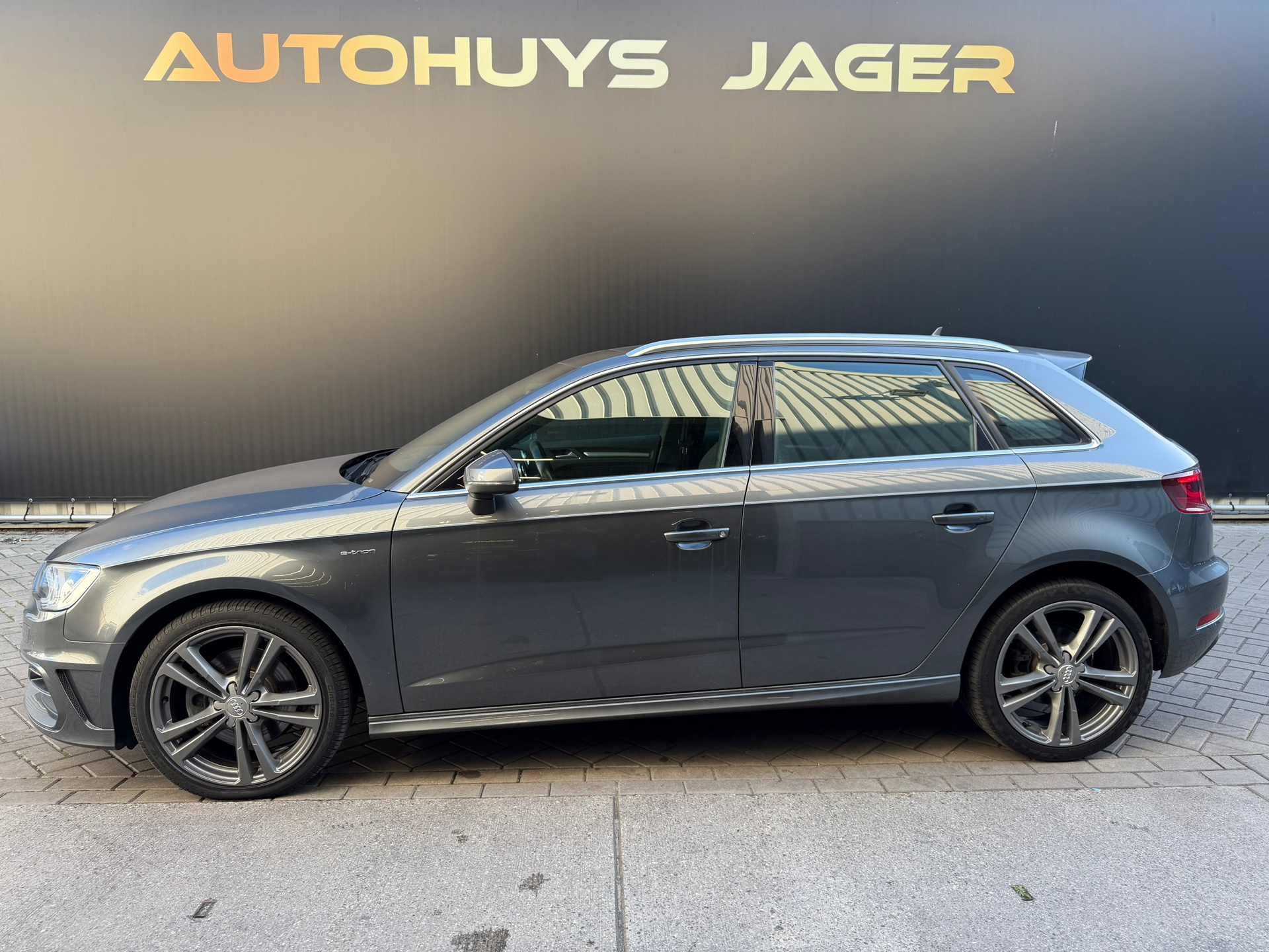 Foto van Audi A3 Sportback E-tron