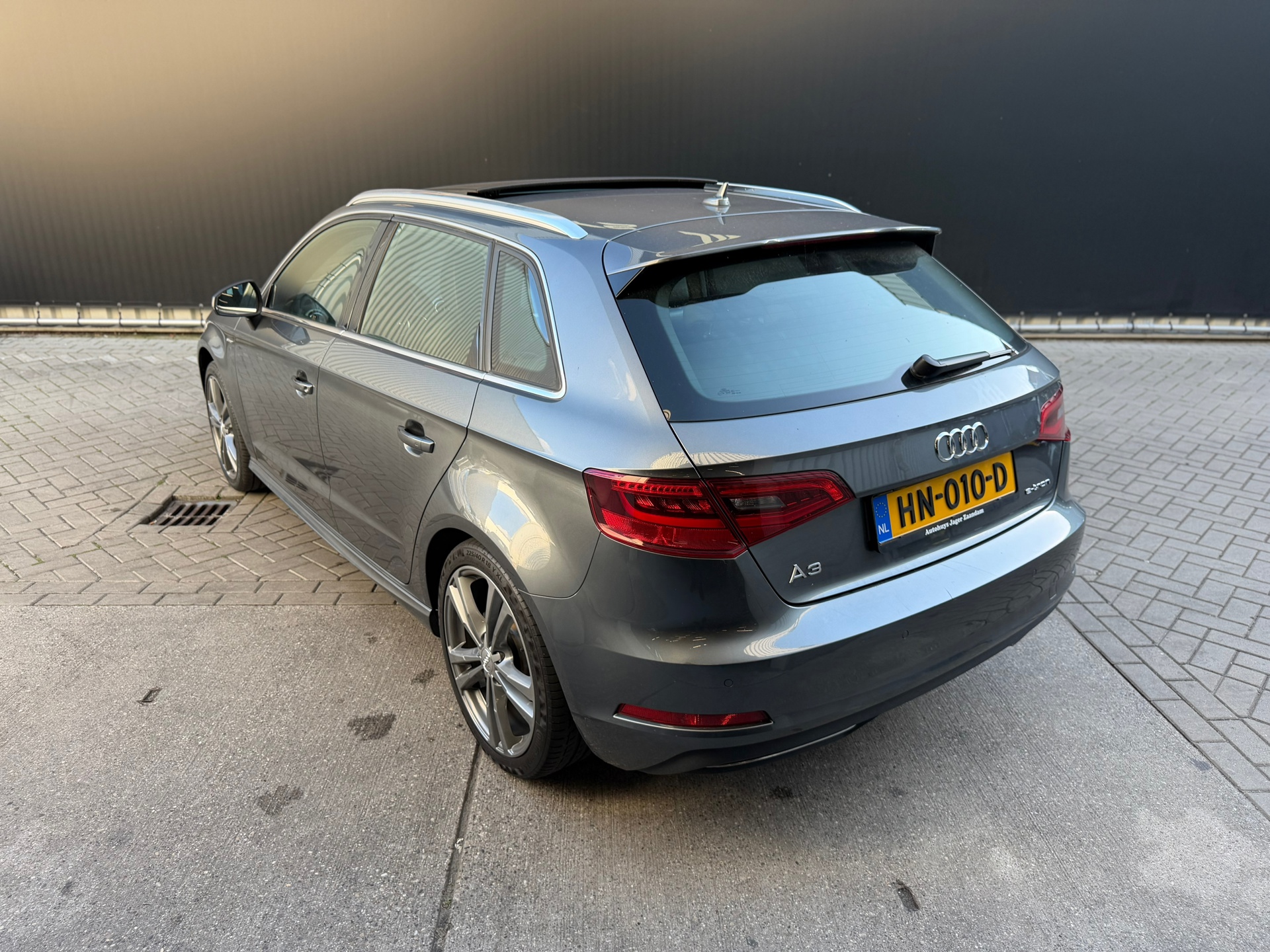 Foto van Audi A3 Sportback E-tron