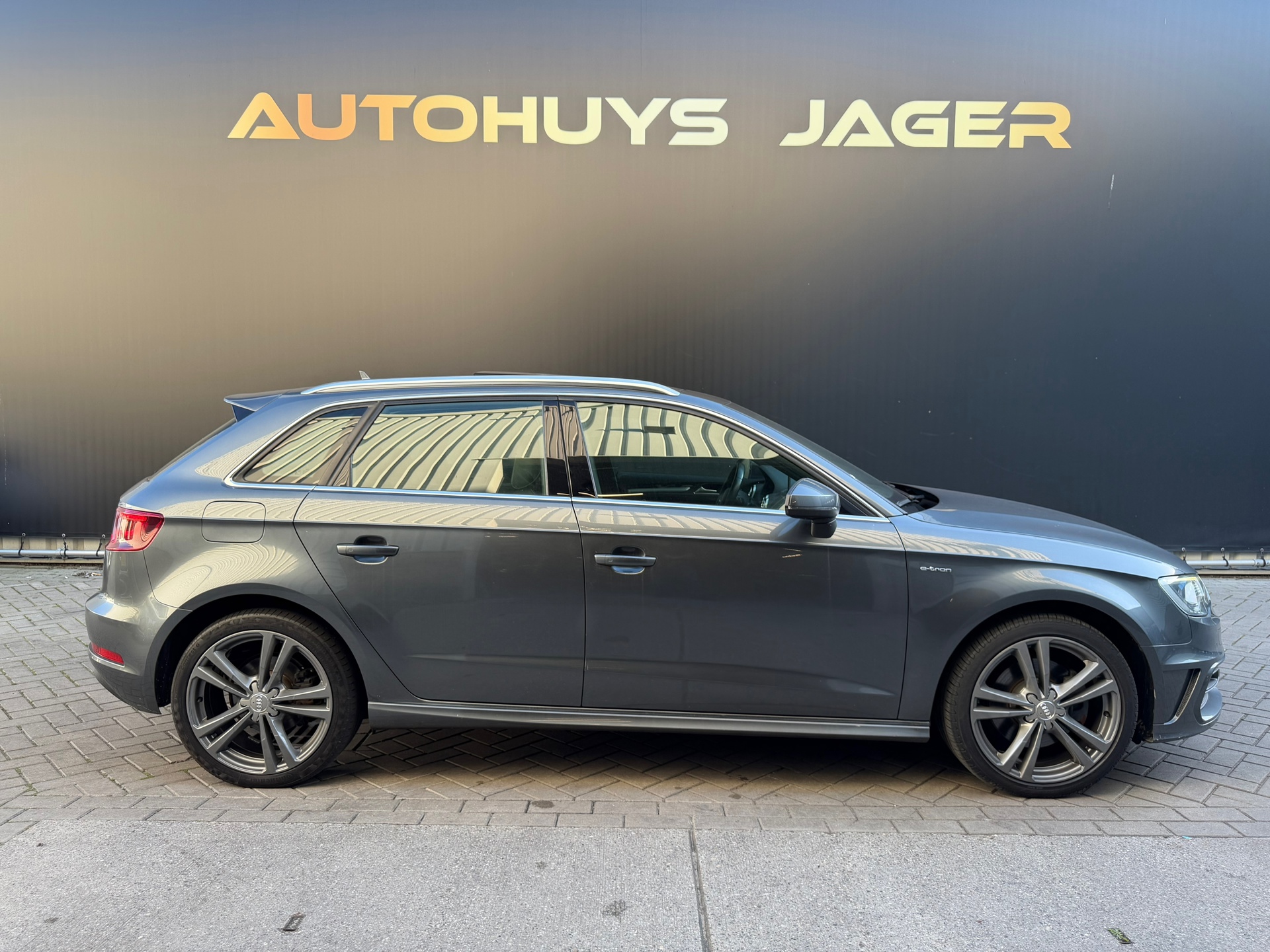 Foto van Audi A3 Sportback E-tron