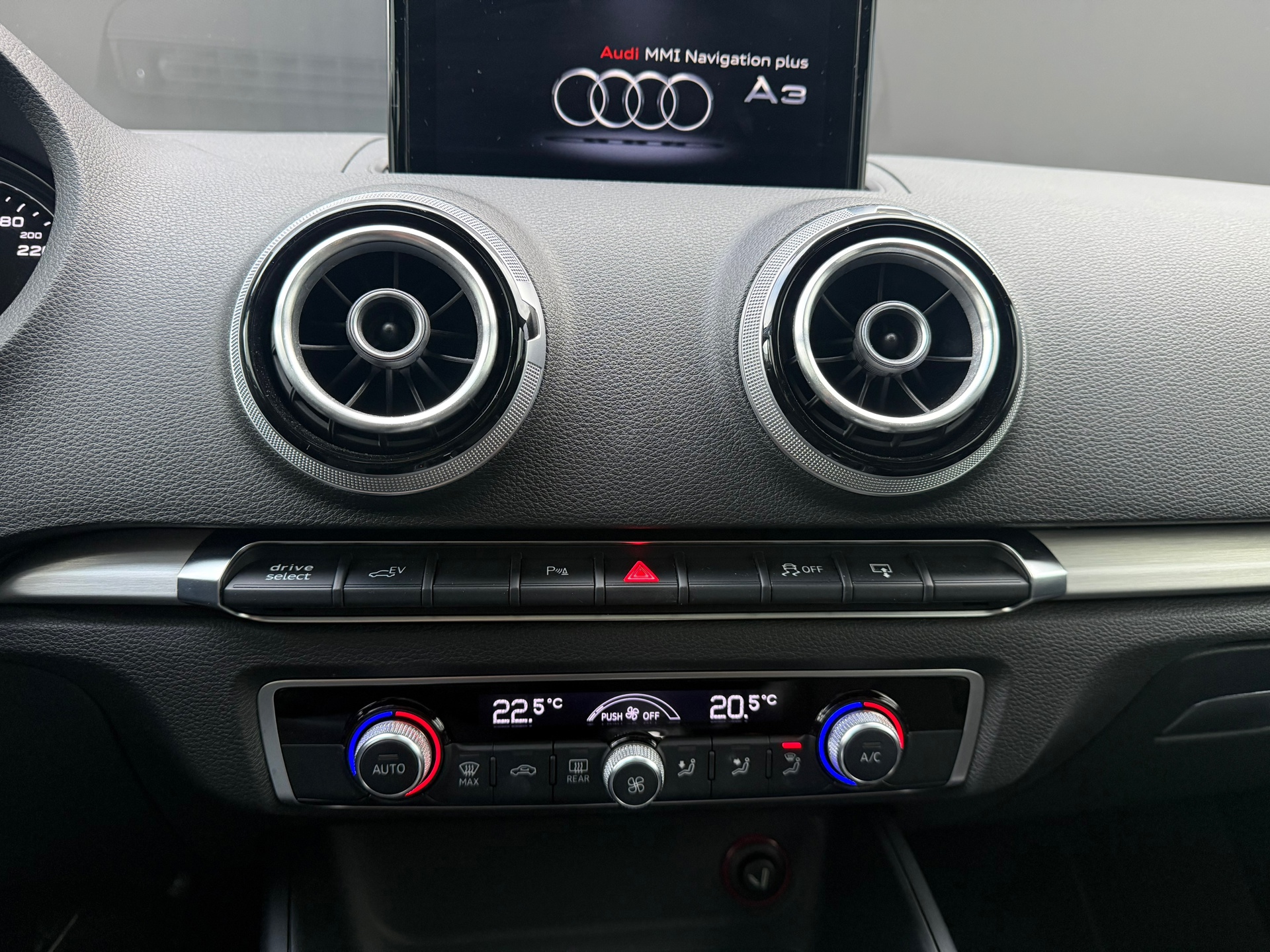 Foto van Audi A3 Sportback E-tron