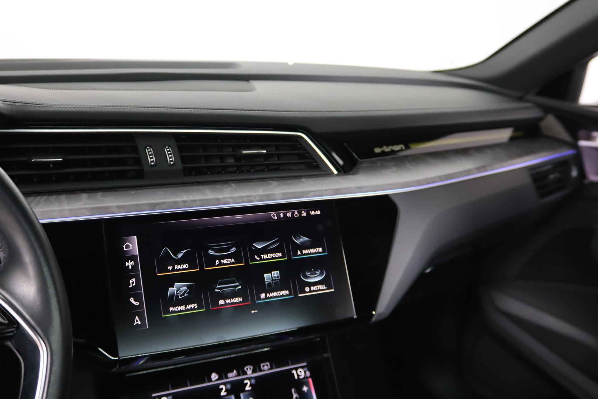 Foto van Audi E-tron