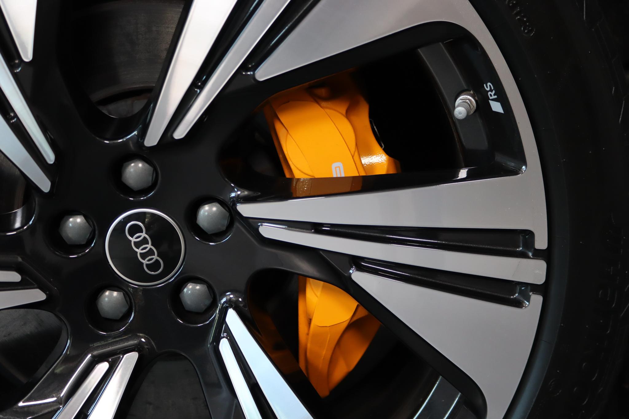 Foto van Audi E-tron
