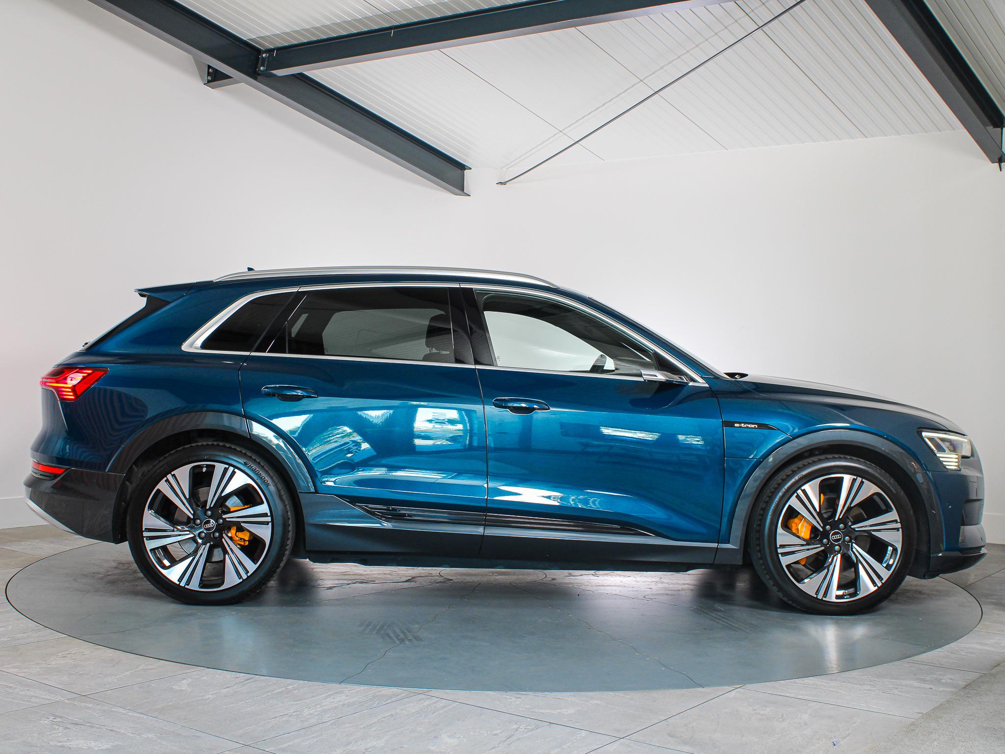 Foto van Audi E-tron