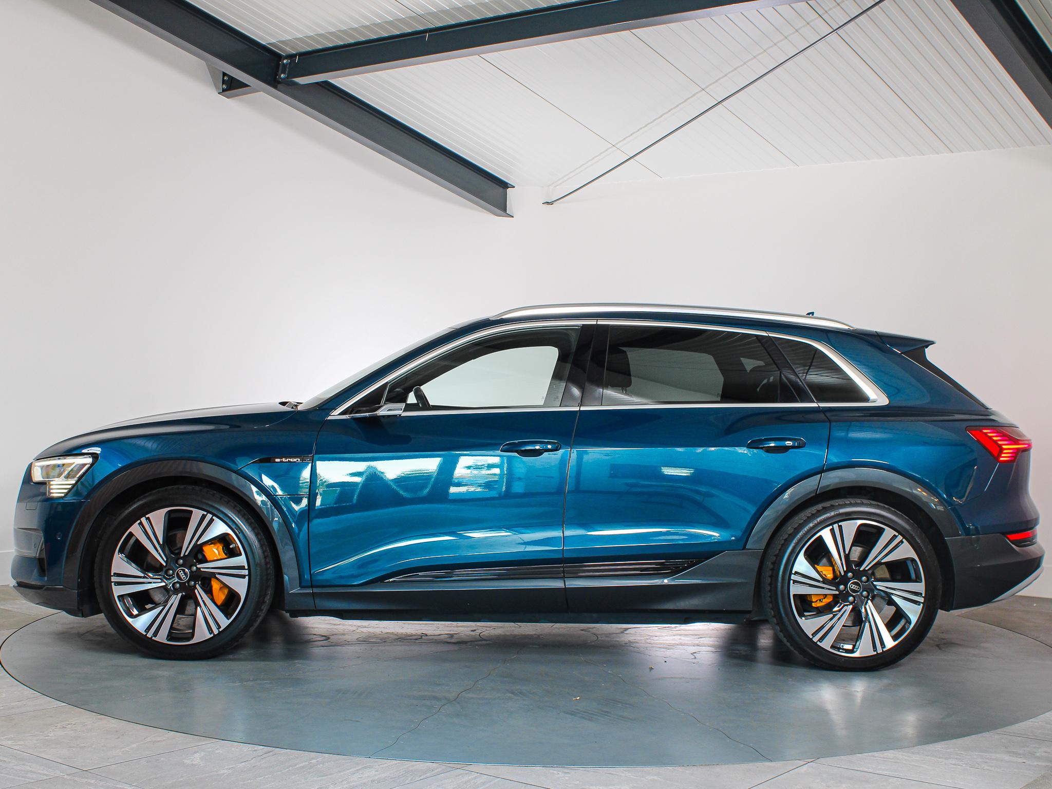 Foto van Audi E-tron