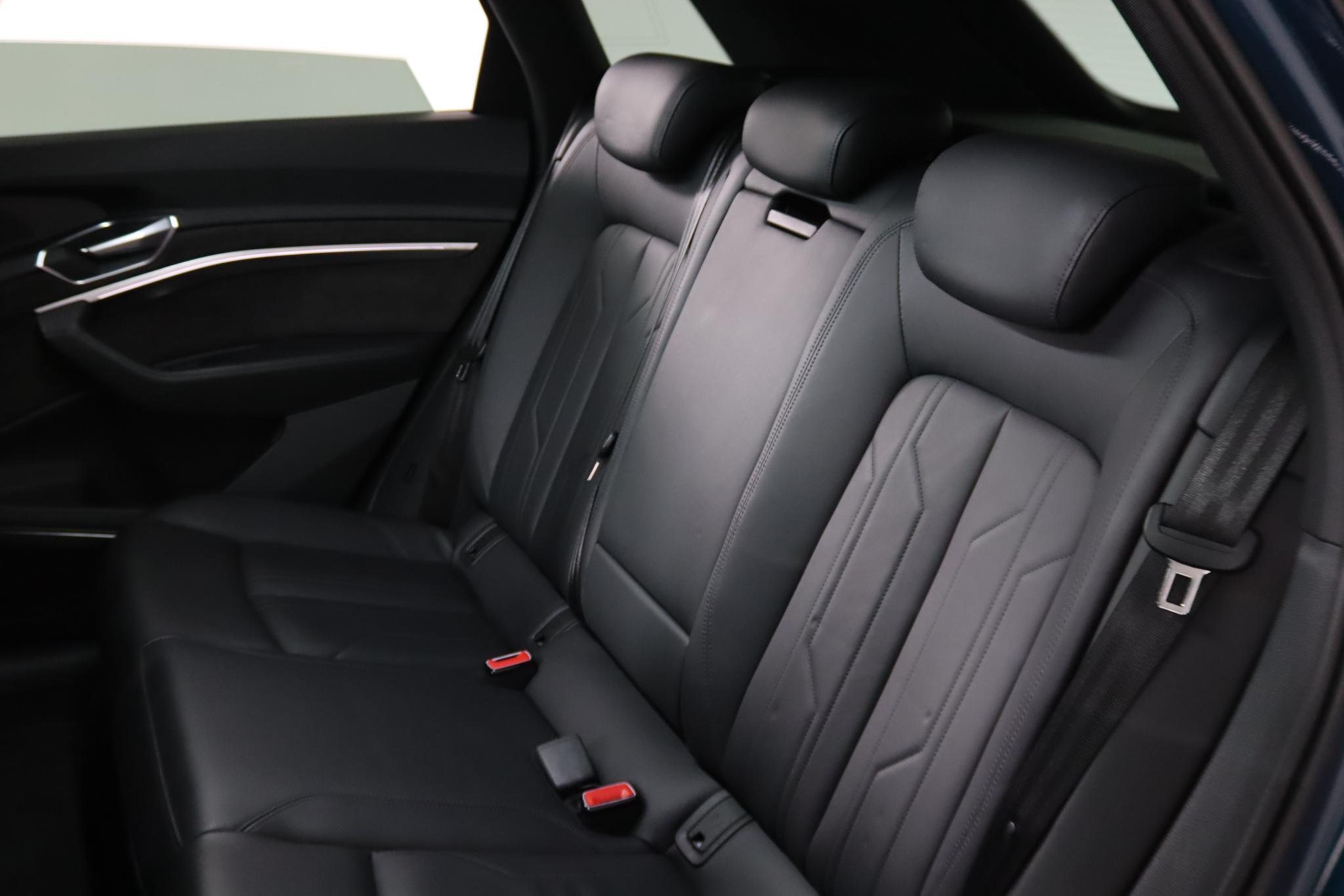 Foto van Audi E-tron