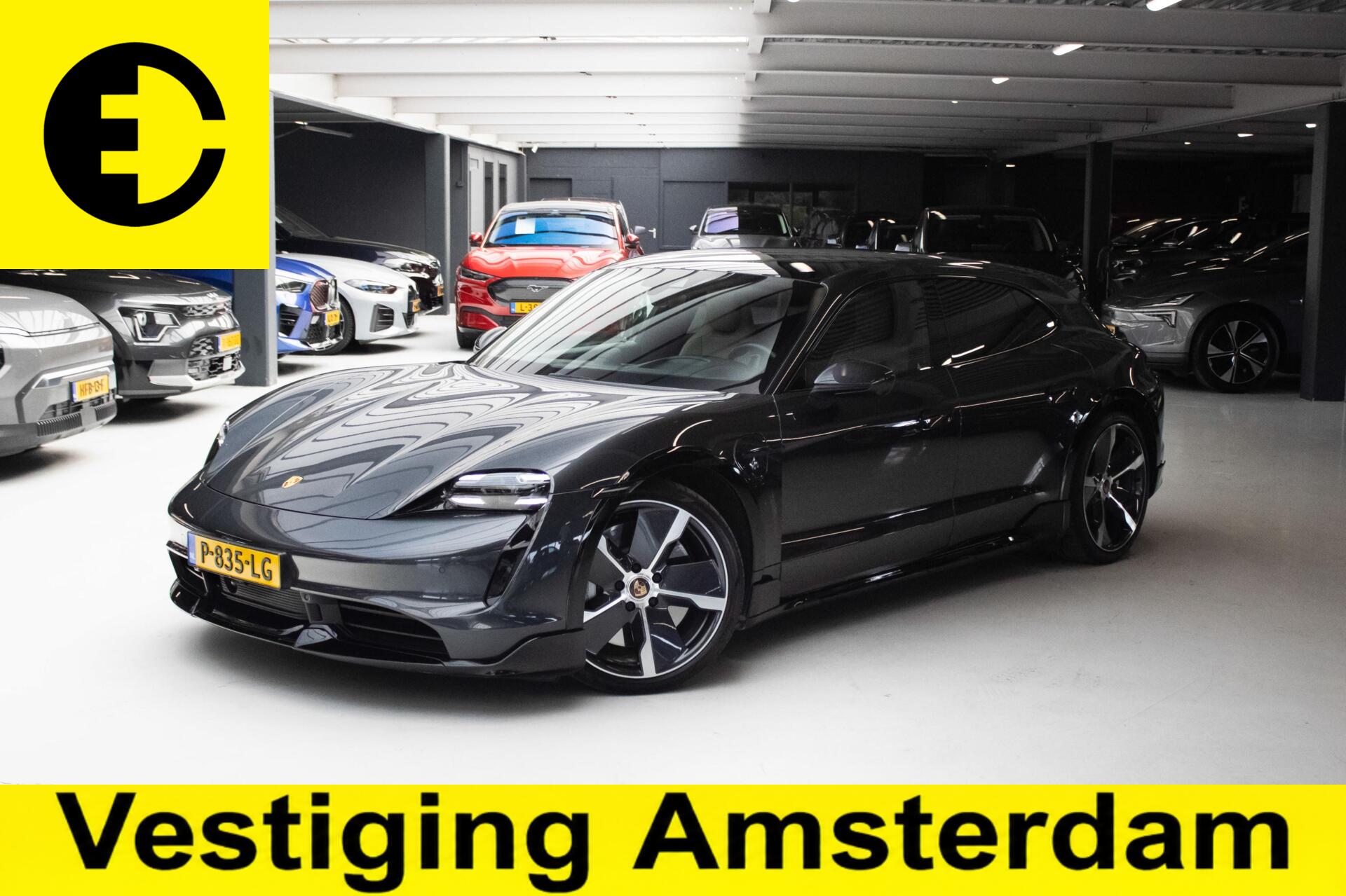 Foto van Porsche Taycan Turbo